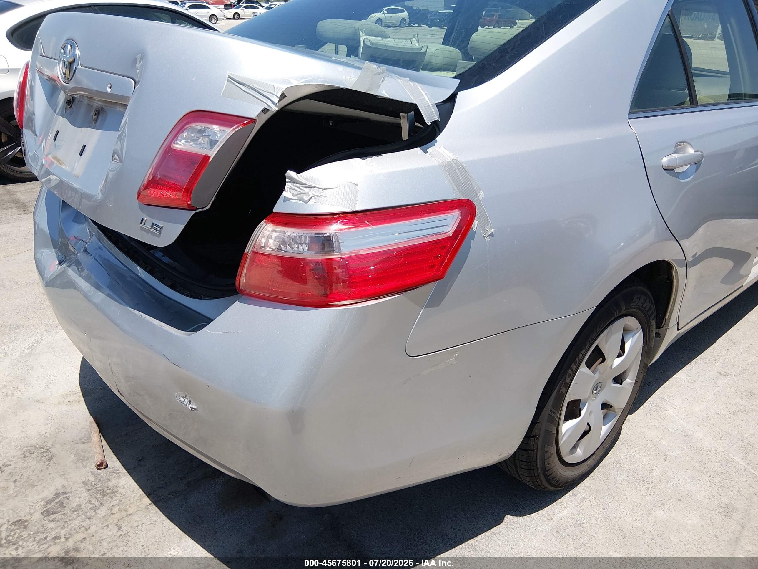 2007 Toyota Camry Le Серебряный vin: JTNBE46K873055343