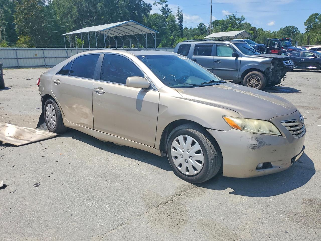 2007 Toyota Camry Xle Gold vin: JTNBE46K873115105