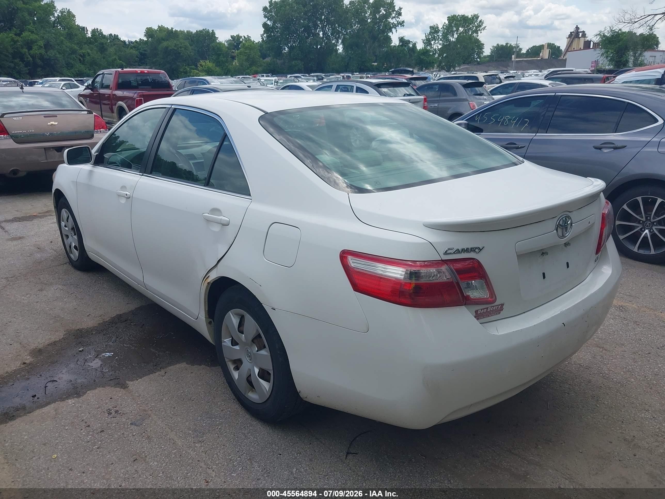 2007 Toyota Camry Le White vin: JTNBE46K973055707