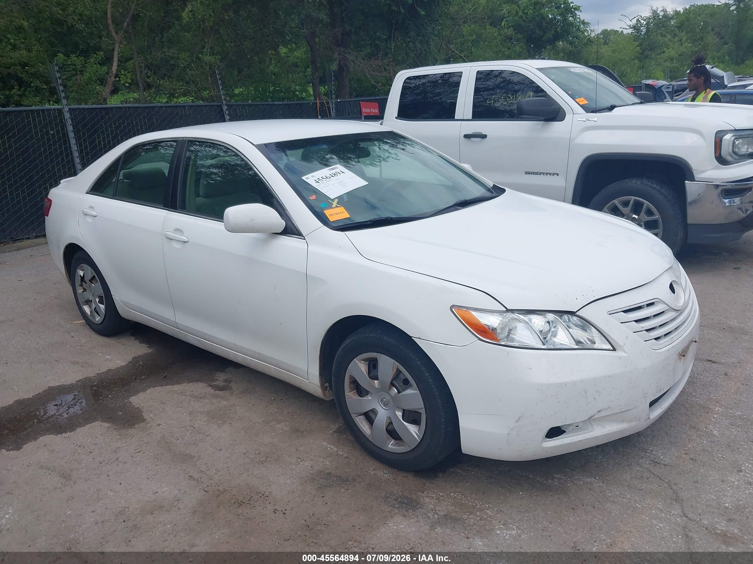 2007 Toyota Camry Le White vin: JTNBE46K973055707
