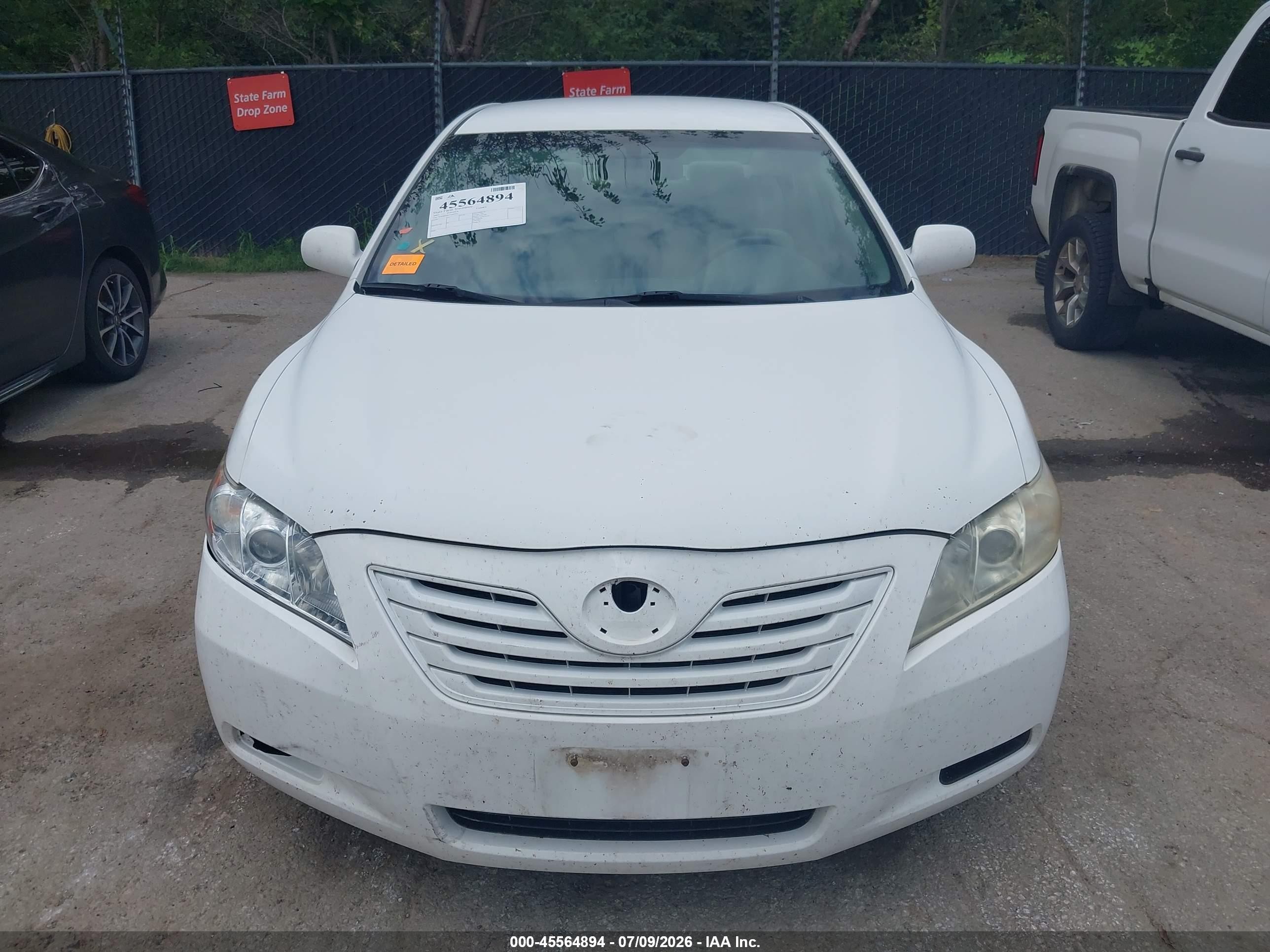 2007 Toyota Camry Le White vin: JTNBE46K973055707