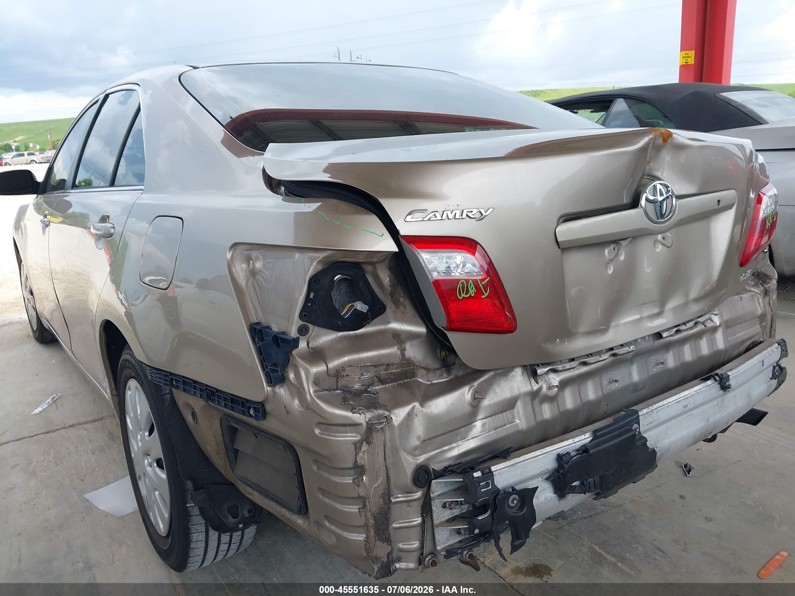 2007 Toyota Camry Le Tan vin: JTNBE46K973073236
