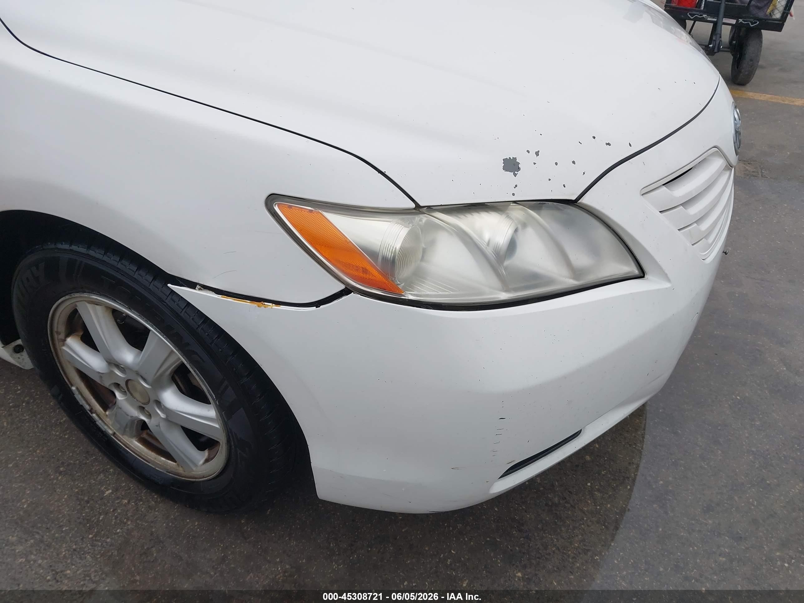 2007 Toyota Camry Le White vin: JTNBE46K973086780