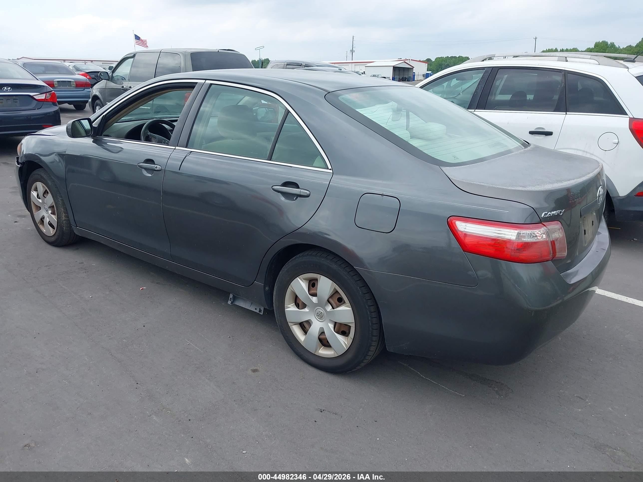 2007 Toyota Camry Le Green vin: JTNBE46K973123651
