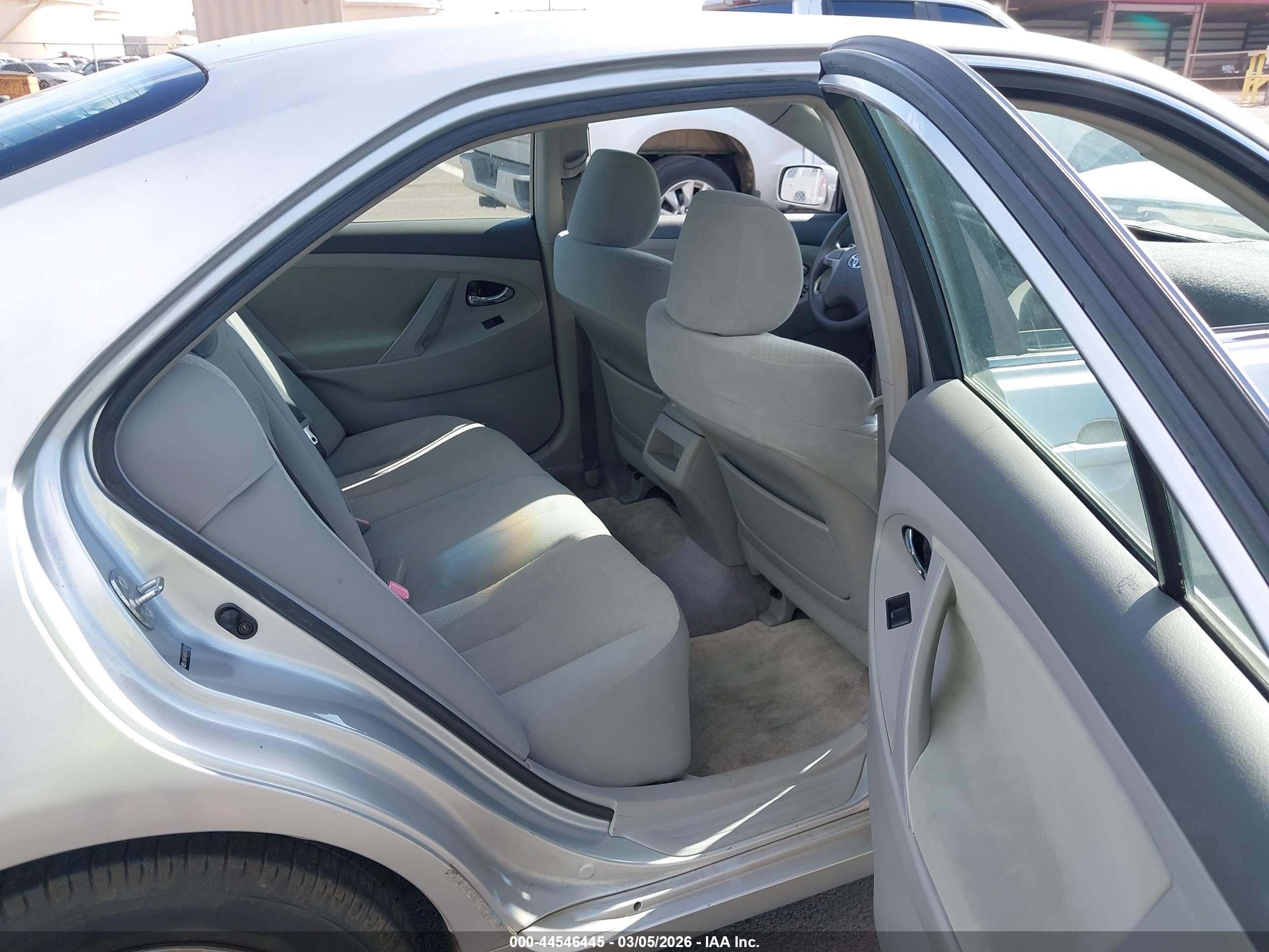 2009 Toyota Camry Le/se/xle Silver vin: JTNBE46K993162002