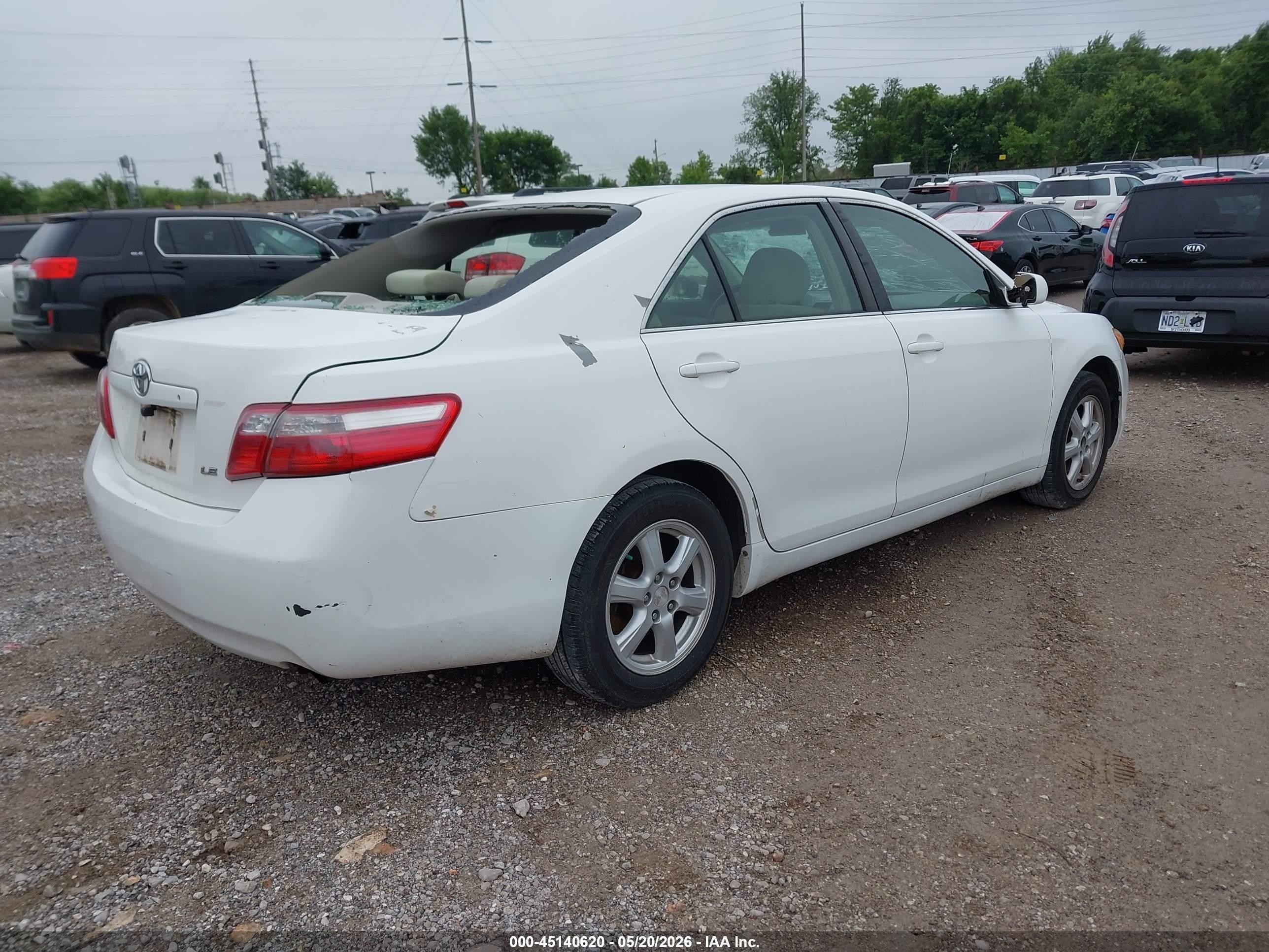 2007 Toyota Camry Le Белый vin: JTNBE46KX73017385