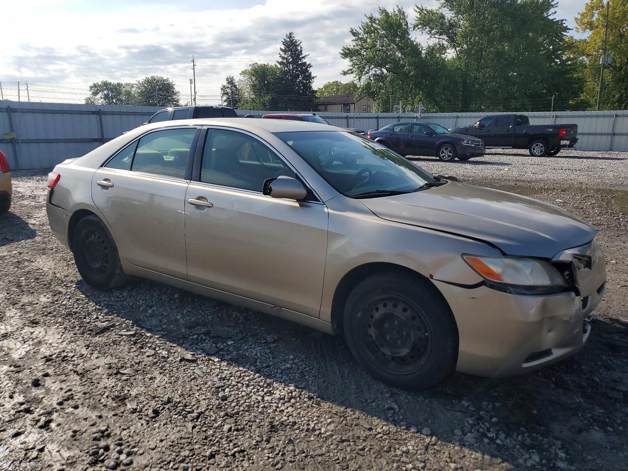2007 Toyota Camry Le Gold vin: JTNBE46KX73031626
