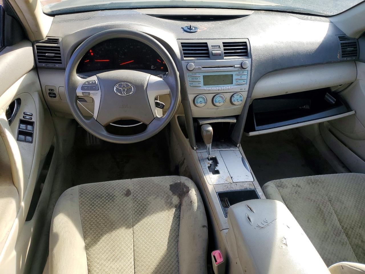 2007 Toyota Camry Le Gold vin: JTNBE46KX73031626