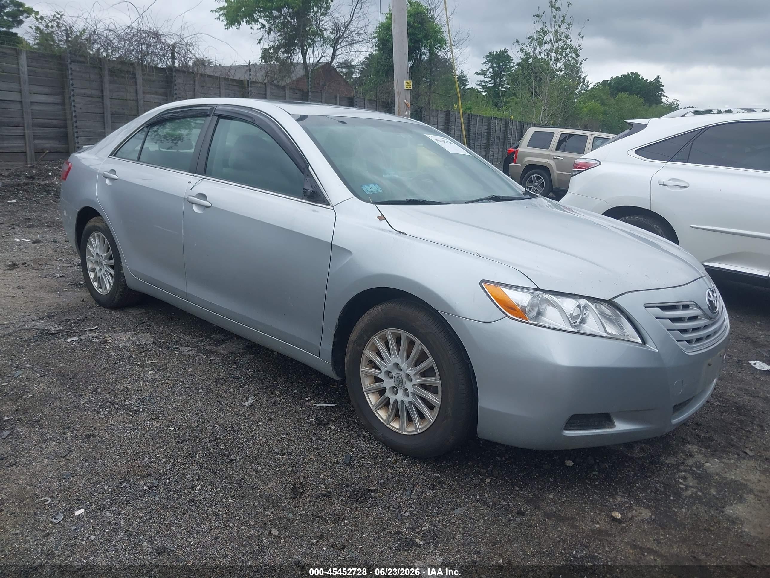 2007 Toyota Camry Le Silver vin: JTNBE46KX73039385