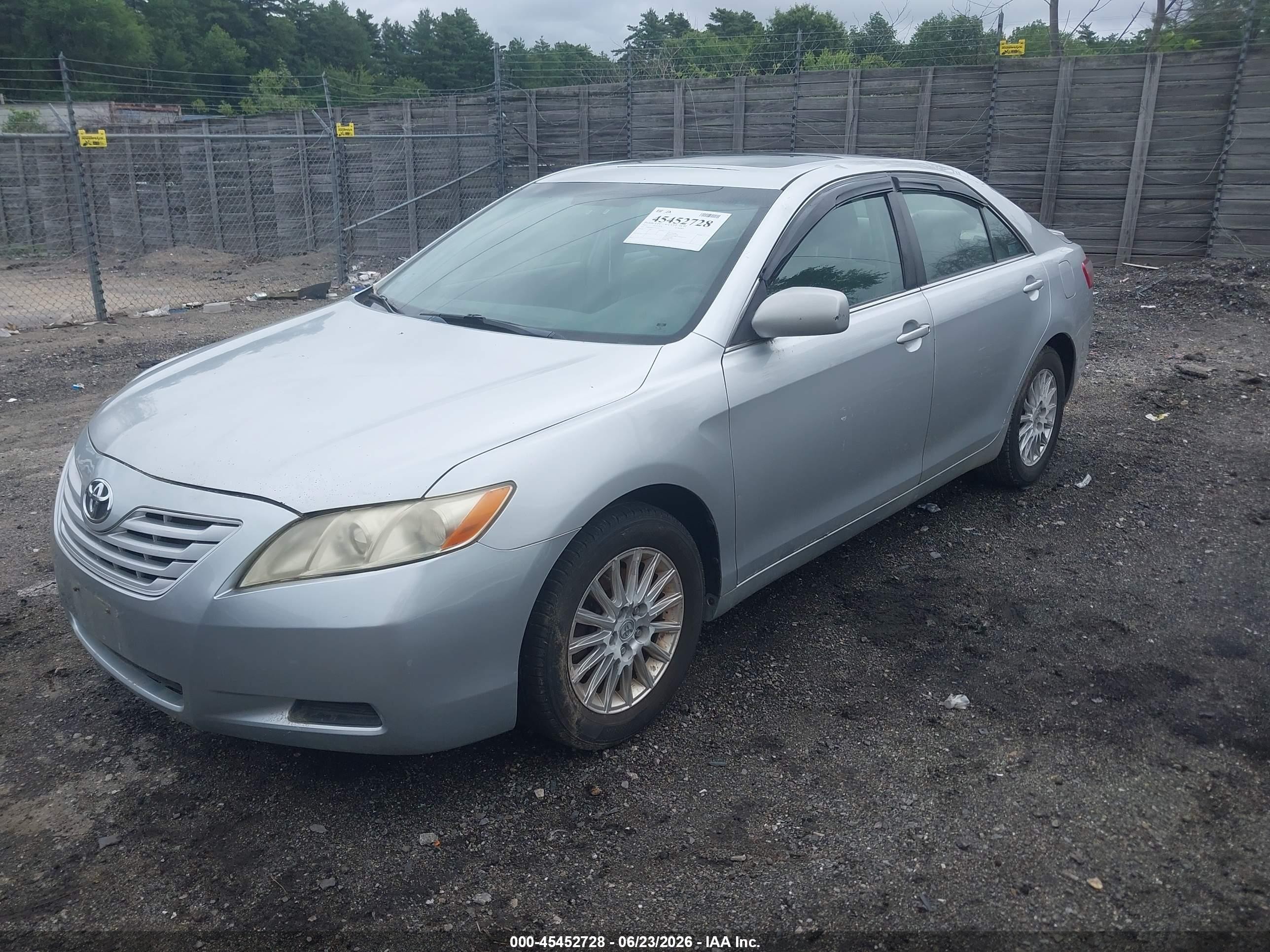 2007 Toyota Camry Le Silver vin: JTNBE46KX73039385