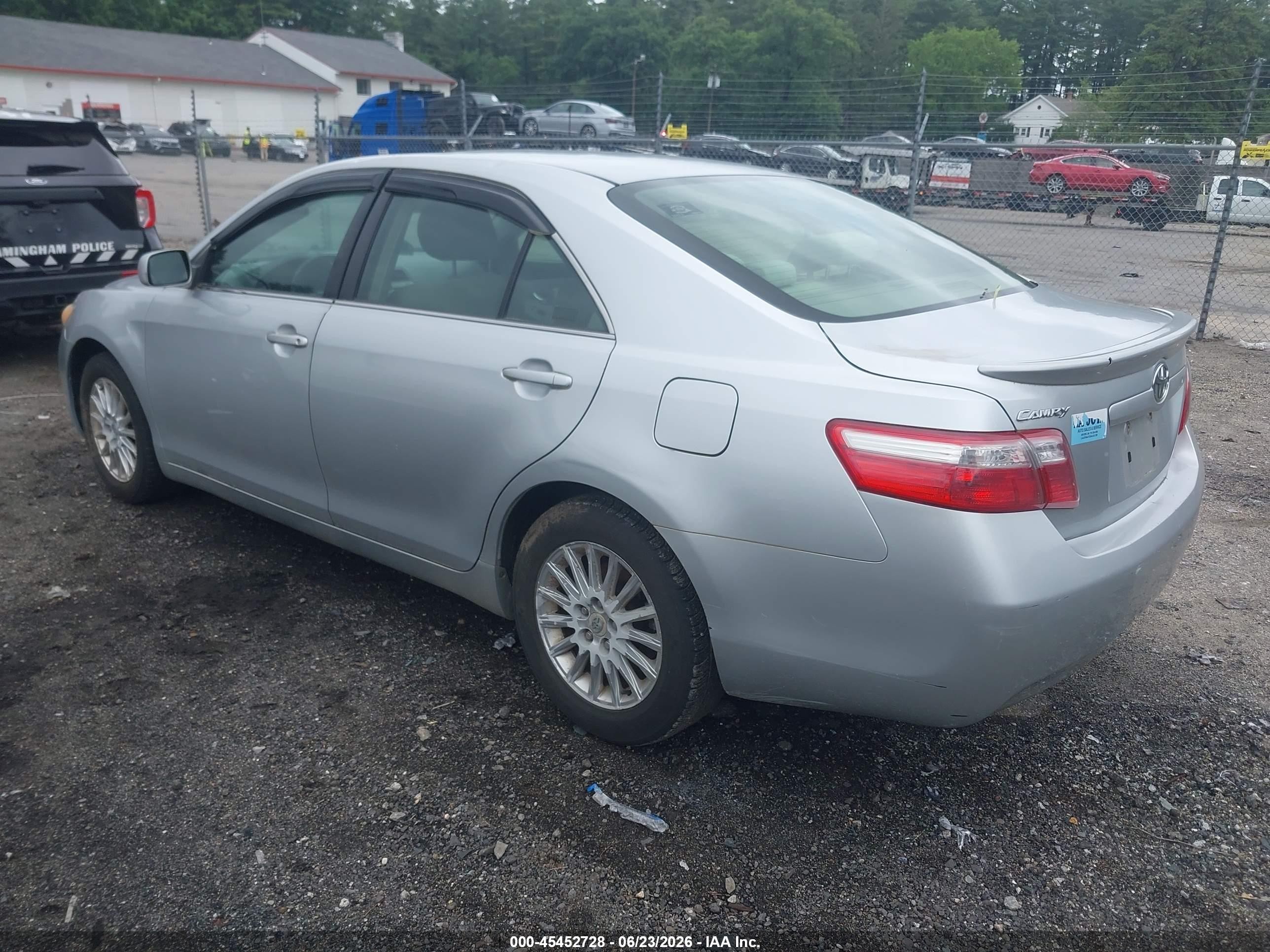 2007 Toyota Camry Le Silver vin: JTNBE46KX73039385