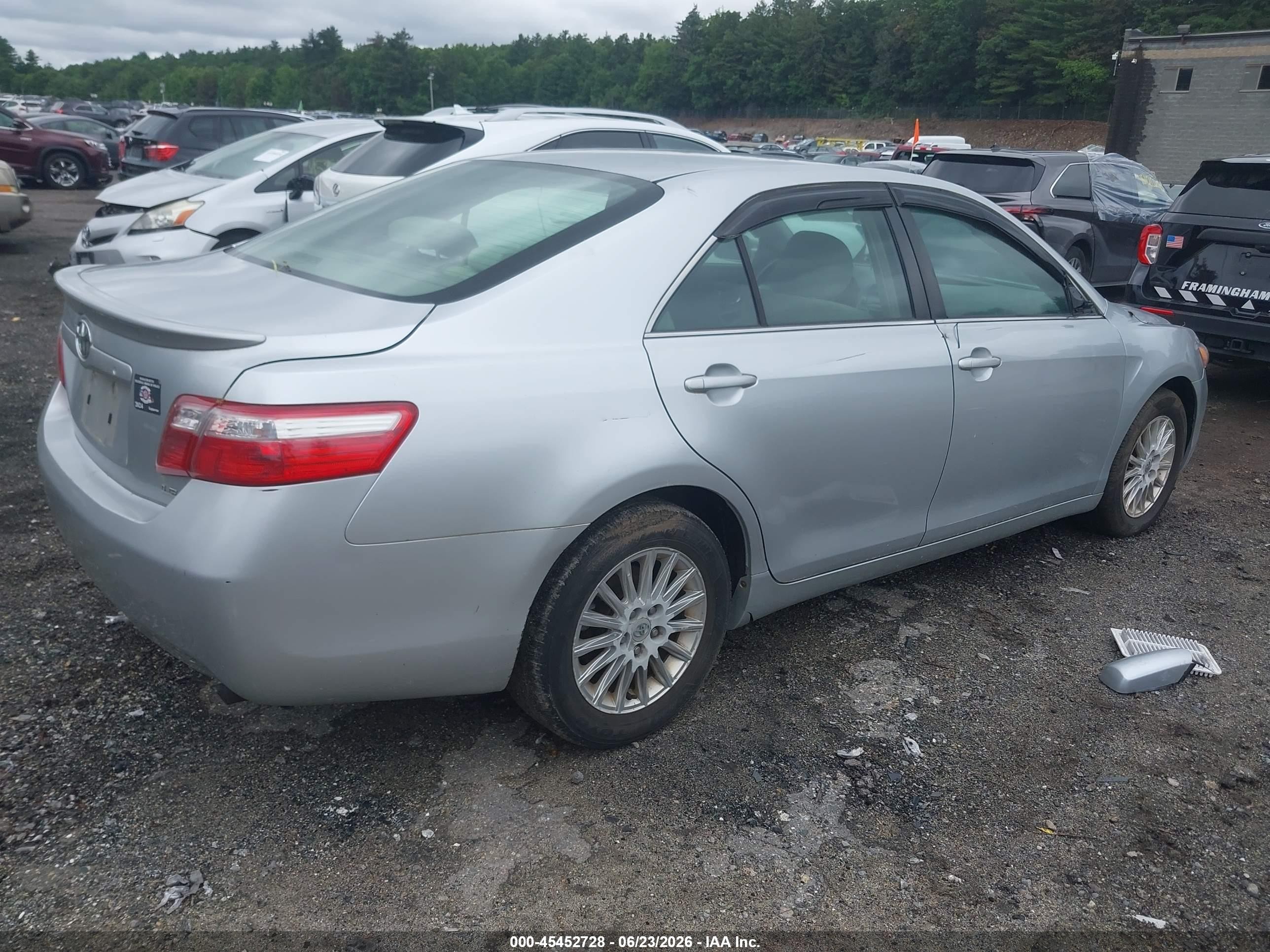 2007 Toyota Camry Le Silver vin: JTNBE46KX73039385
