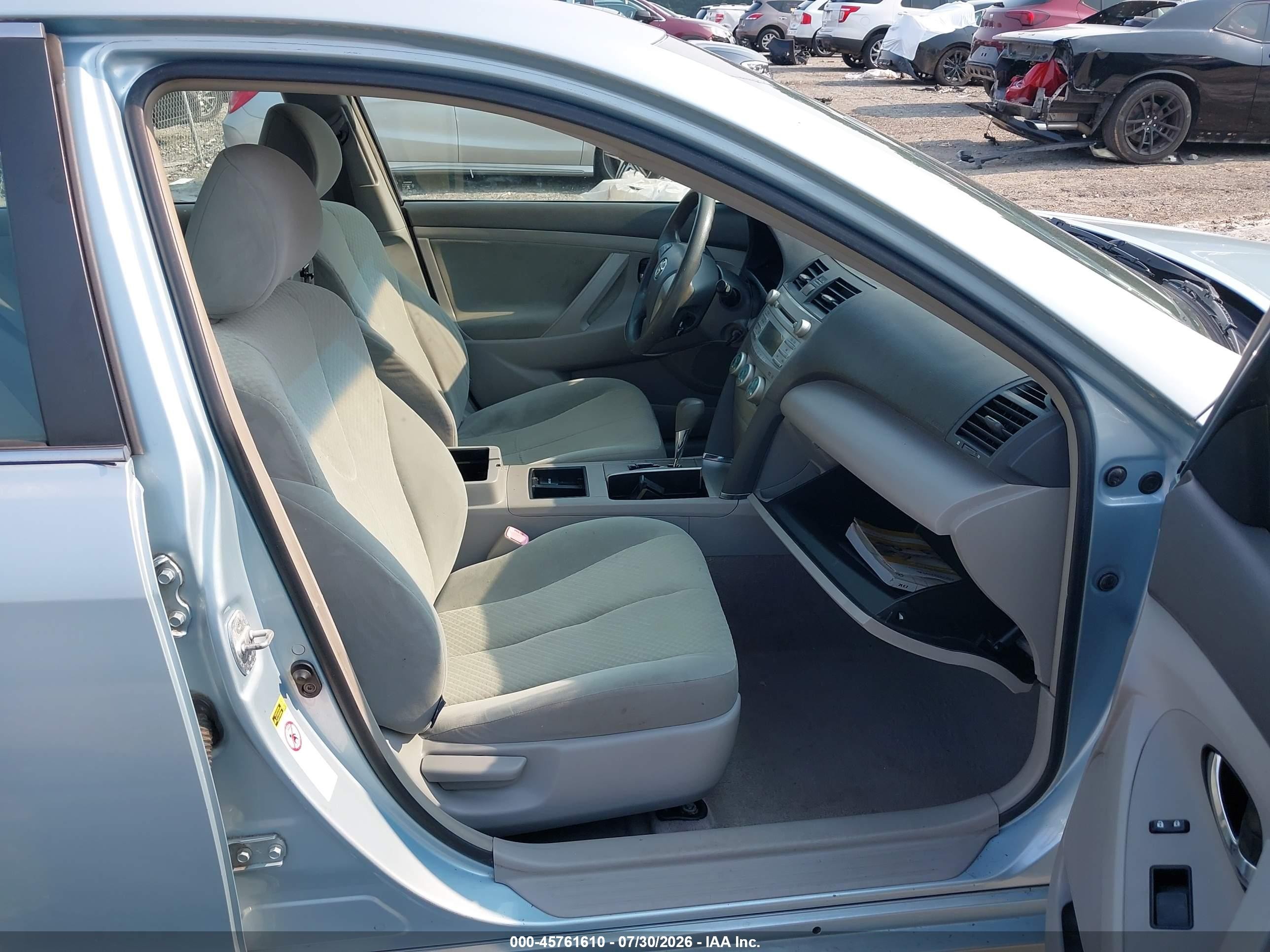 2007 Toyota Camry Le Light Blue vin: JTNBE46KX73080213