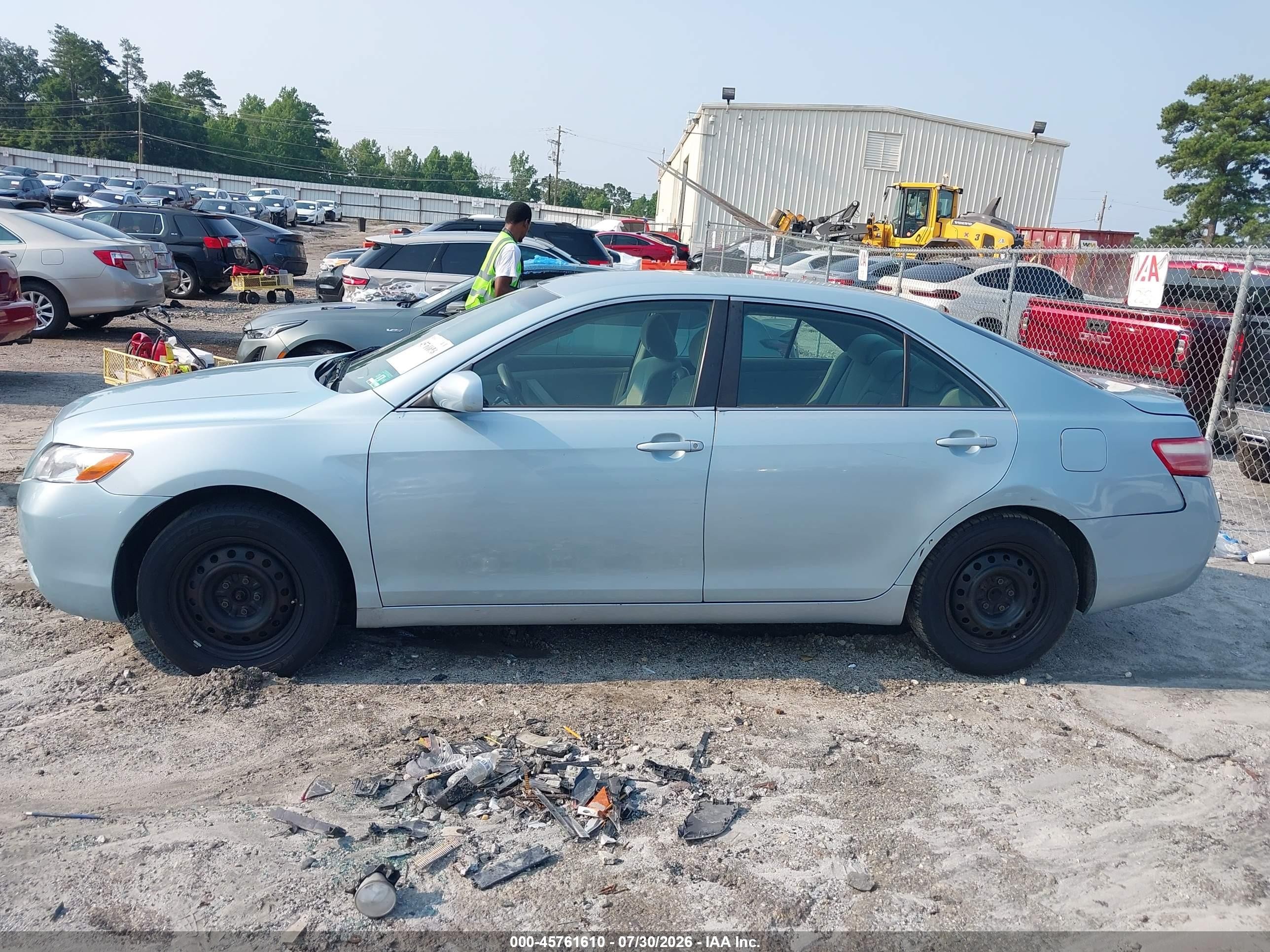 2007 Toyota Camry Le Light Blue vin: JTNBE46KX73080213