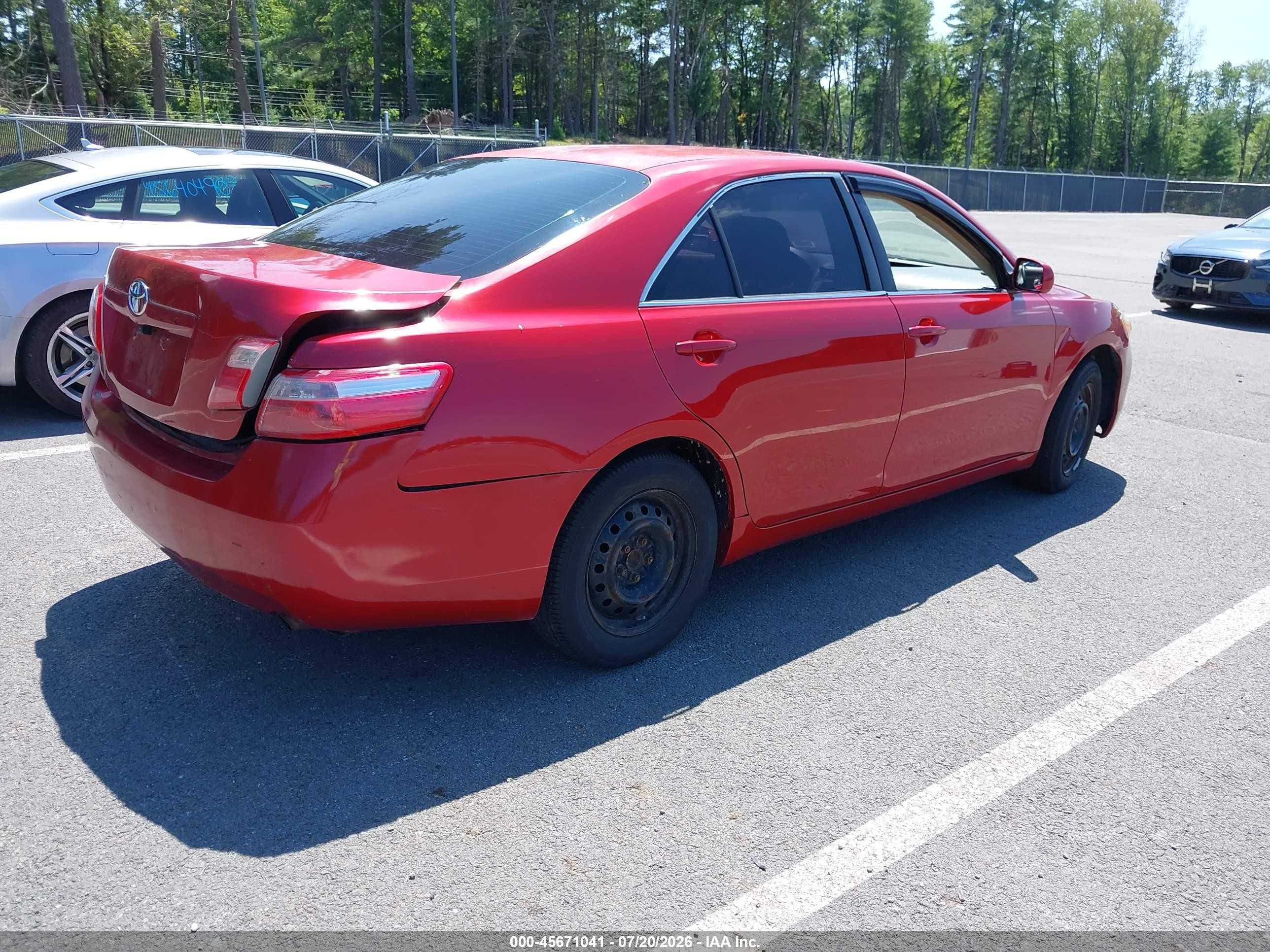 2007 Toyota Camry Le Red vin: JTNBE46KX73106499