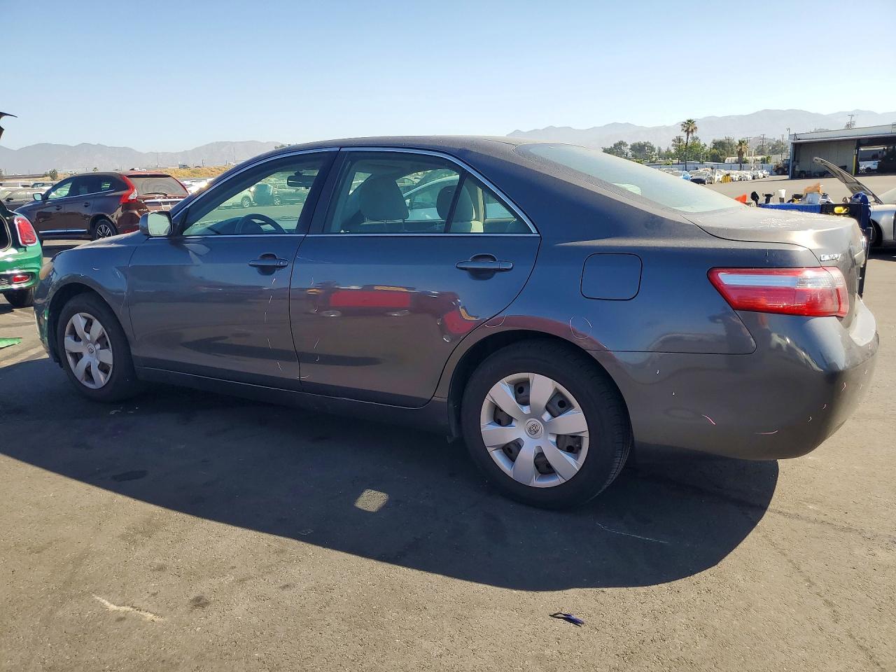 2007 Toyota Camry Le Charcoal vin: JTNBE46KX73118698
