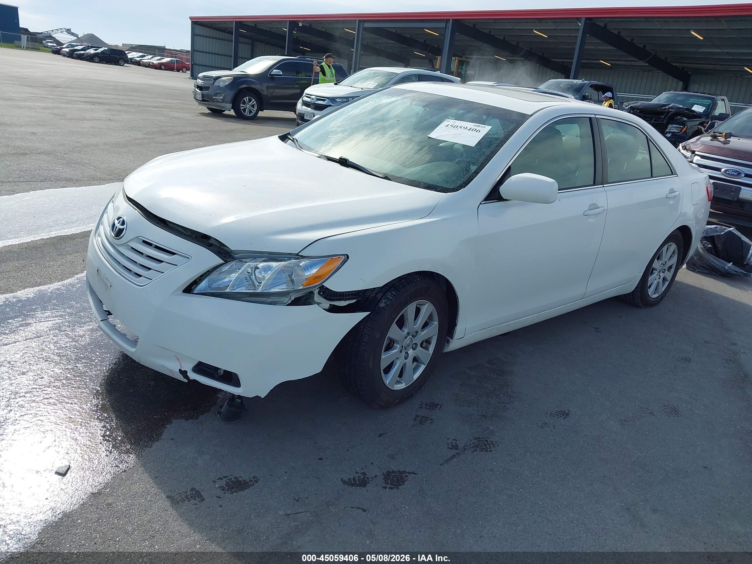 2007 Toyota Camry Xle White vin: JTNBE46KX73120967