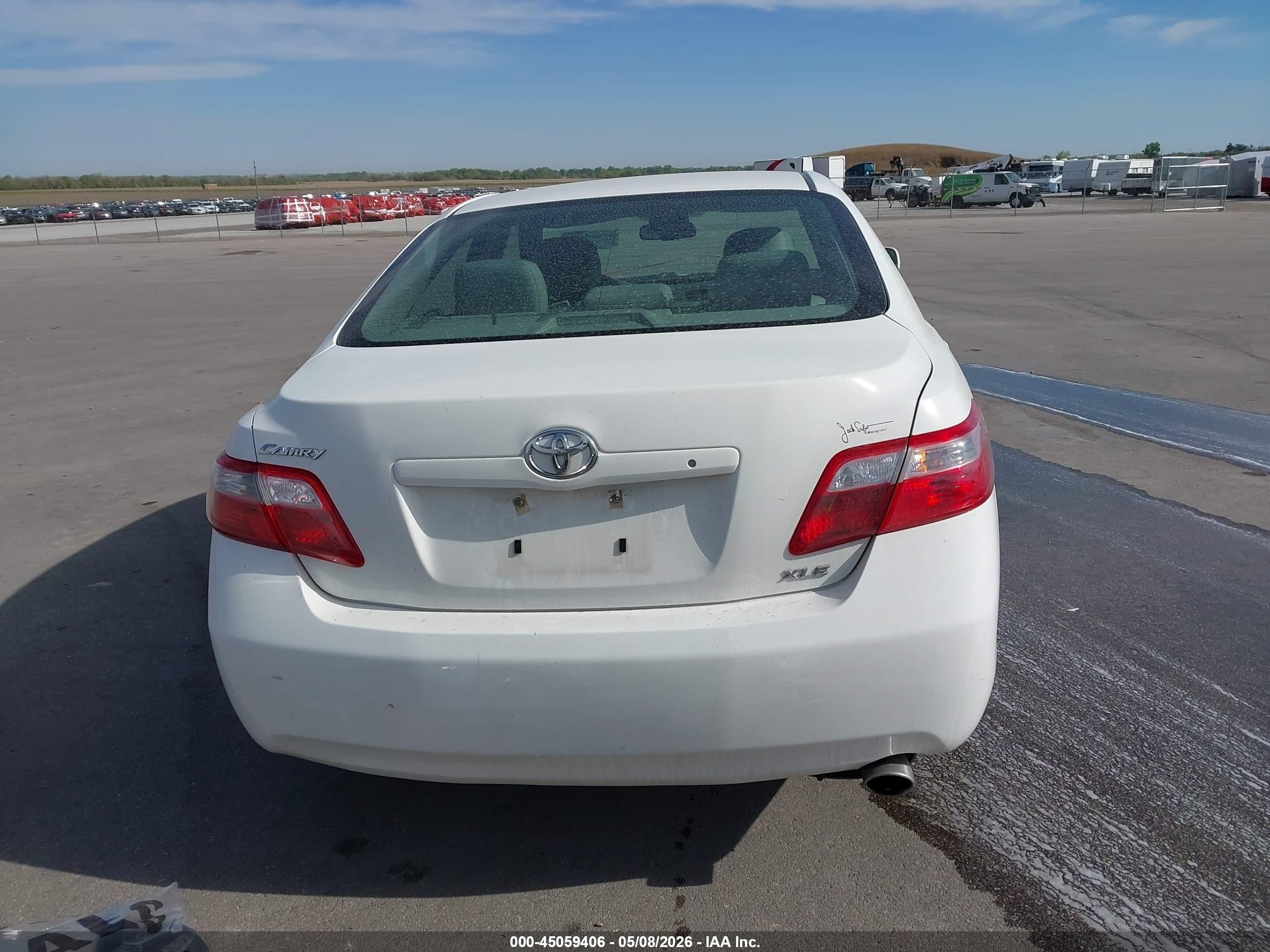 2007 Toyota Camry Xle White vin: JTNBE46KX73120967