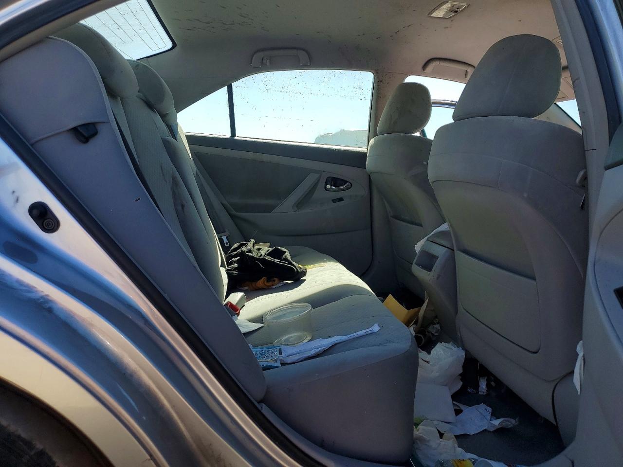 2007 Toyota Camry Le Silver vin: JTNBE46KX73126106