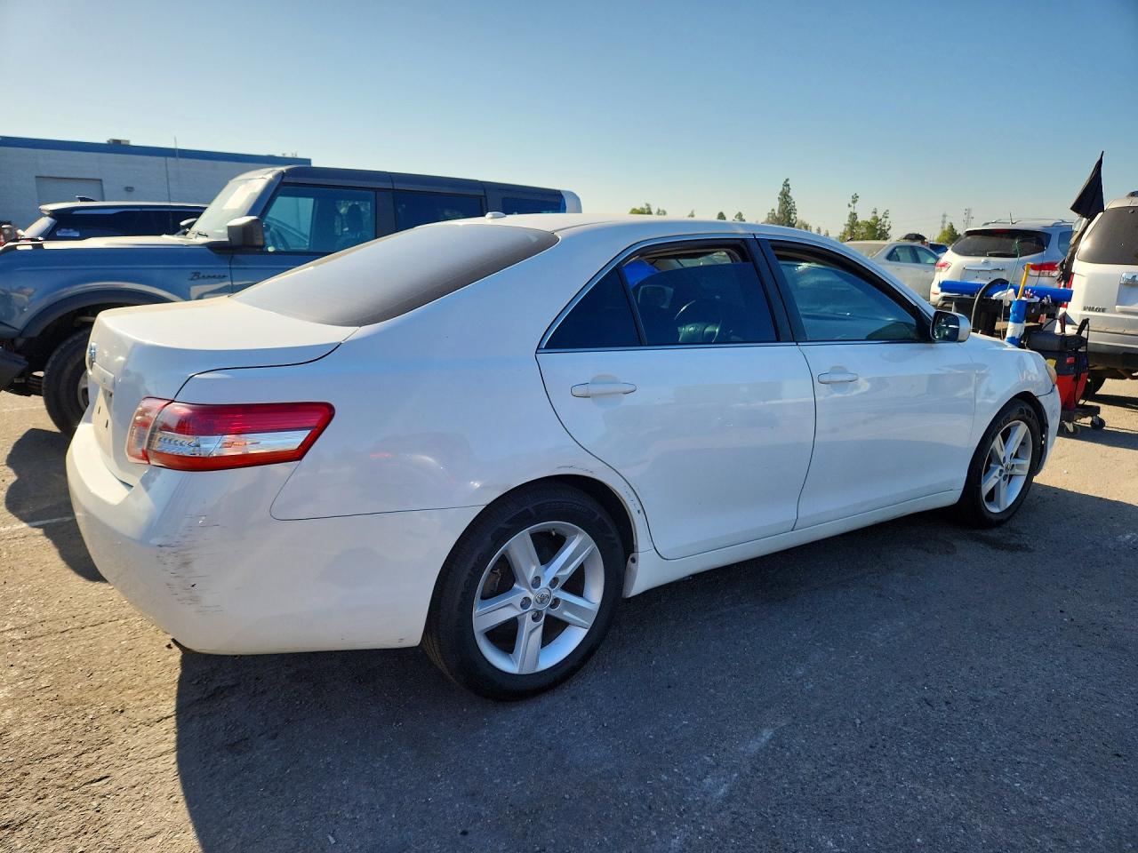 2010 Toyota Camry Le White vin: JTNBF3EK4A3000646