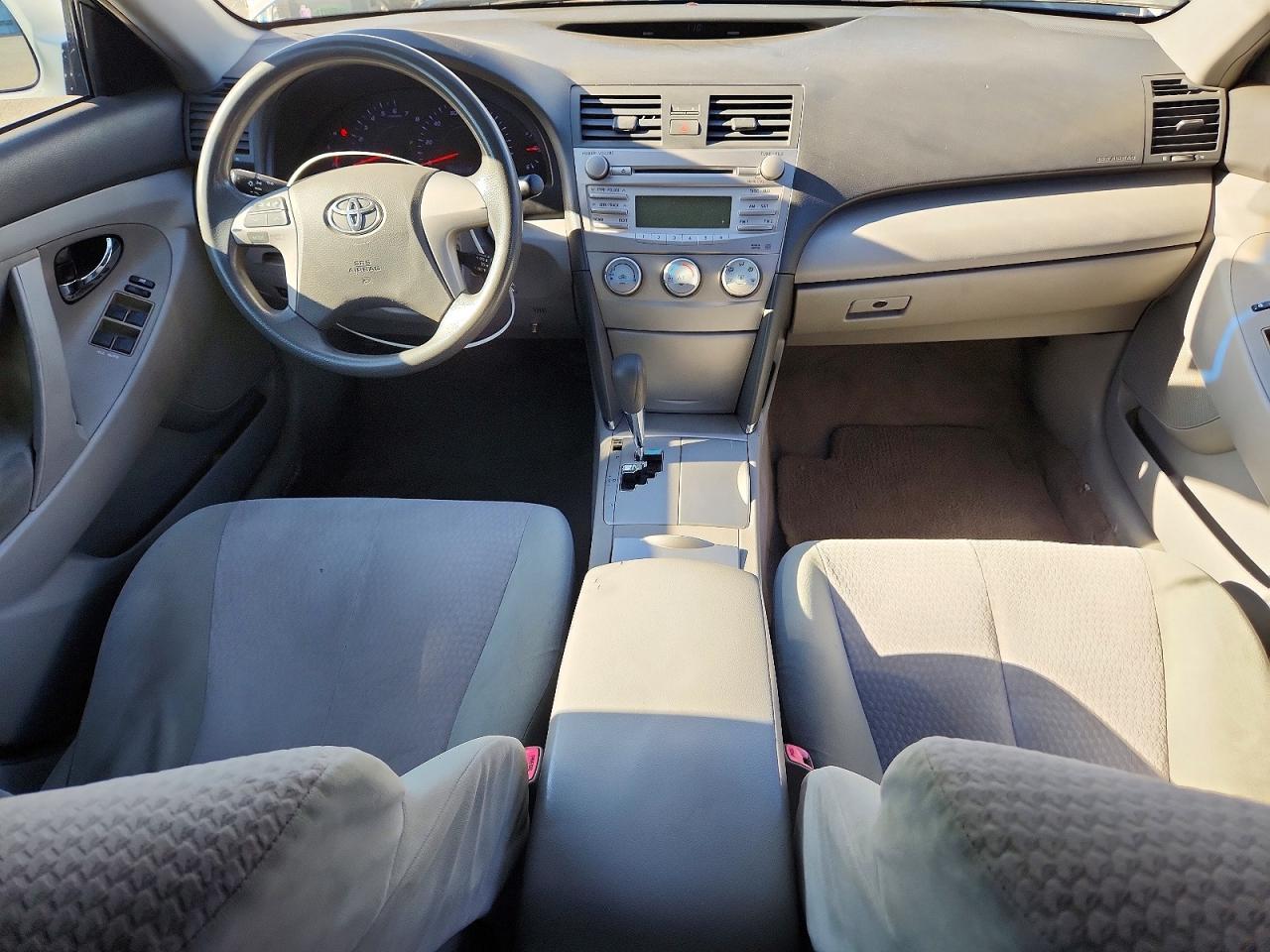2010 Toyota Camry Le White vin: JTNBF3EK4A3000646