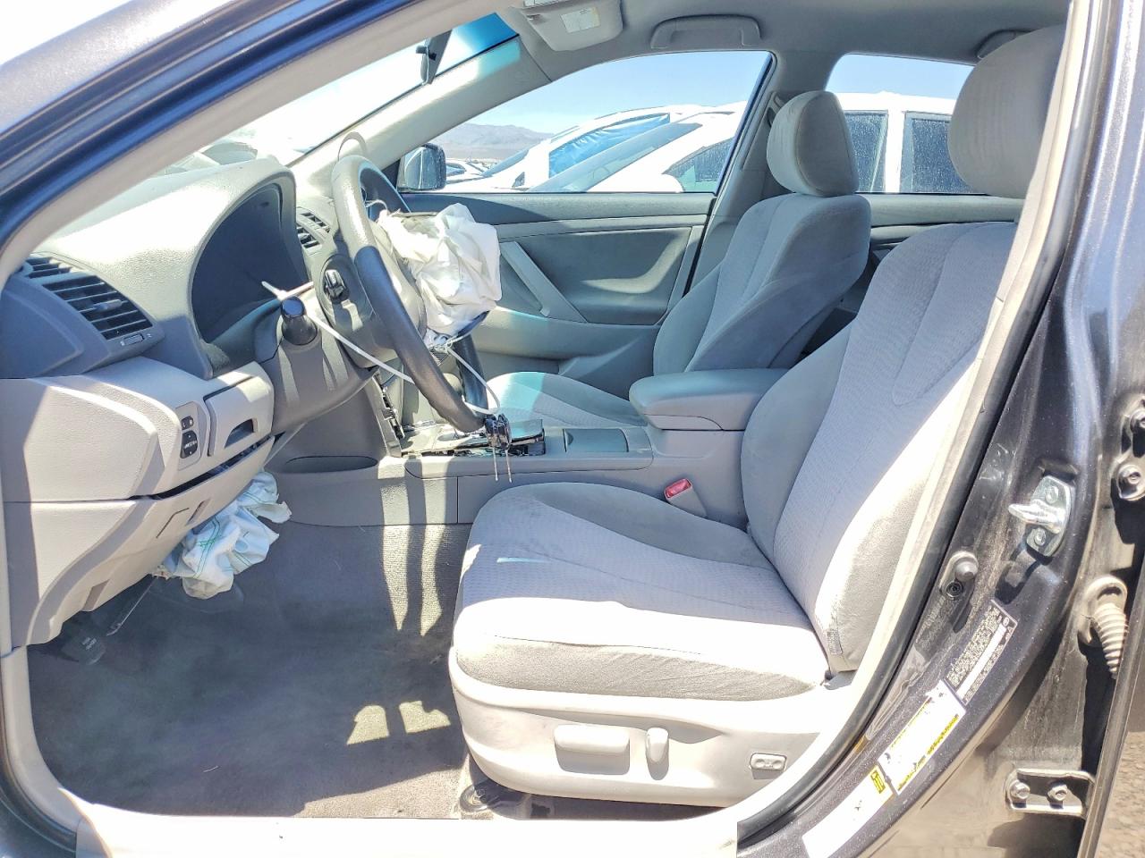 2011 Toyota Camry Le Gray vin: JTNBF3EK4B3006027