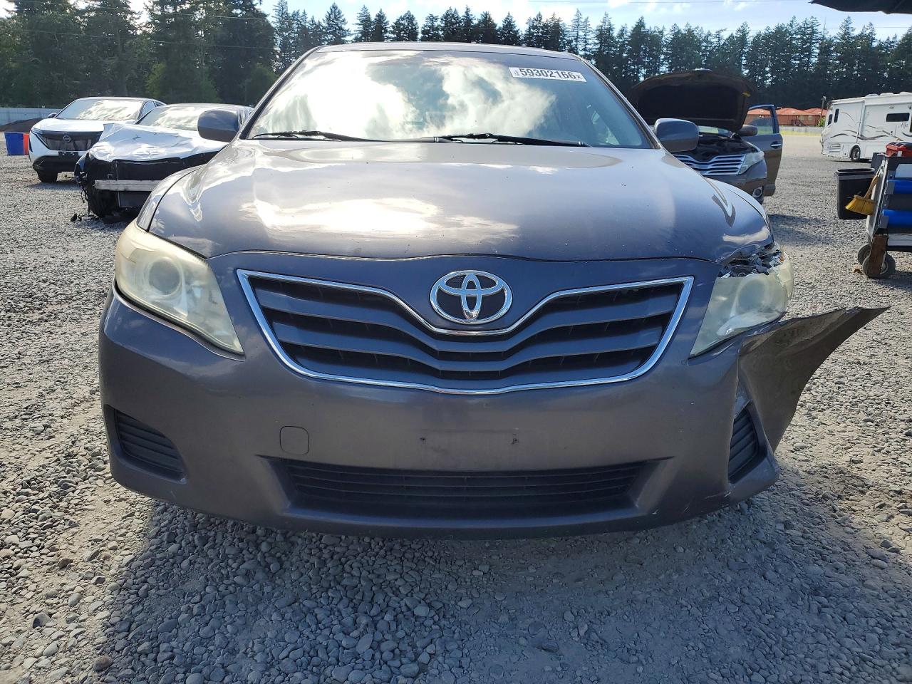 2011 Toyota Camry Le Gray vin: JTNBF3EK7B3008581
