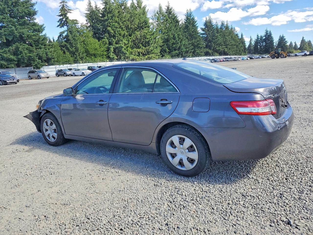 2011 Toyota Camry Le Gray vin: JTNBF3EK7B3008581