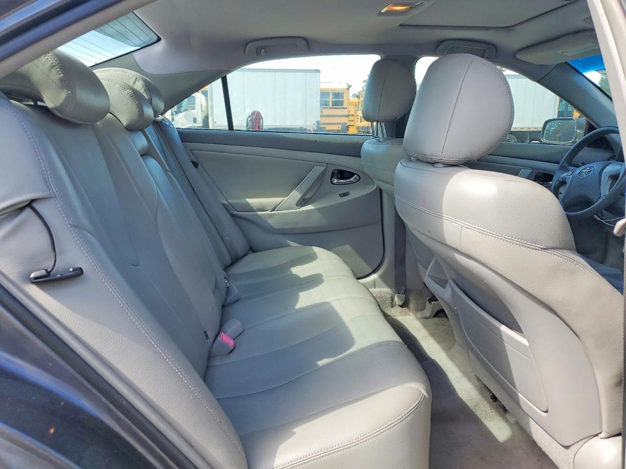2011 Toyota Camry Le Gray vin: JTNBF3EK7B3008581