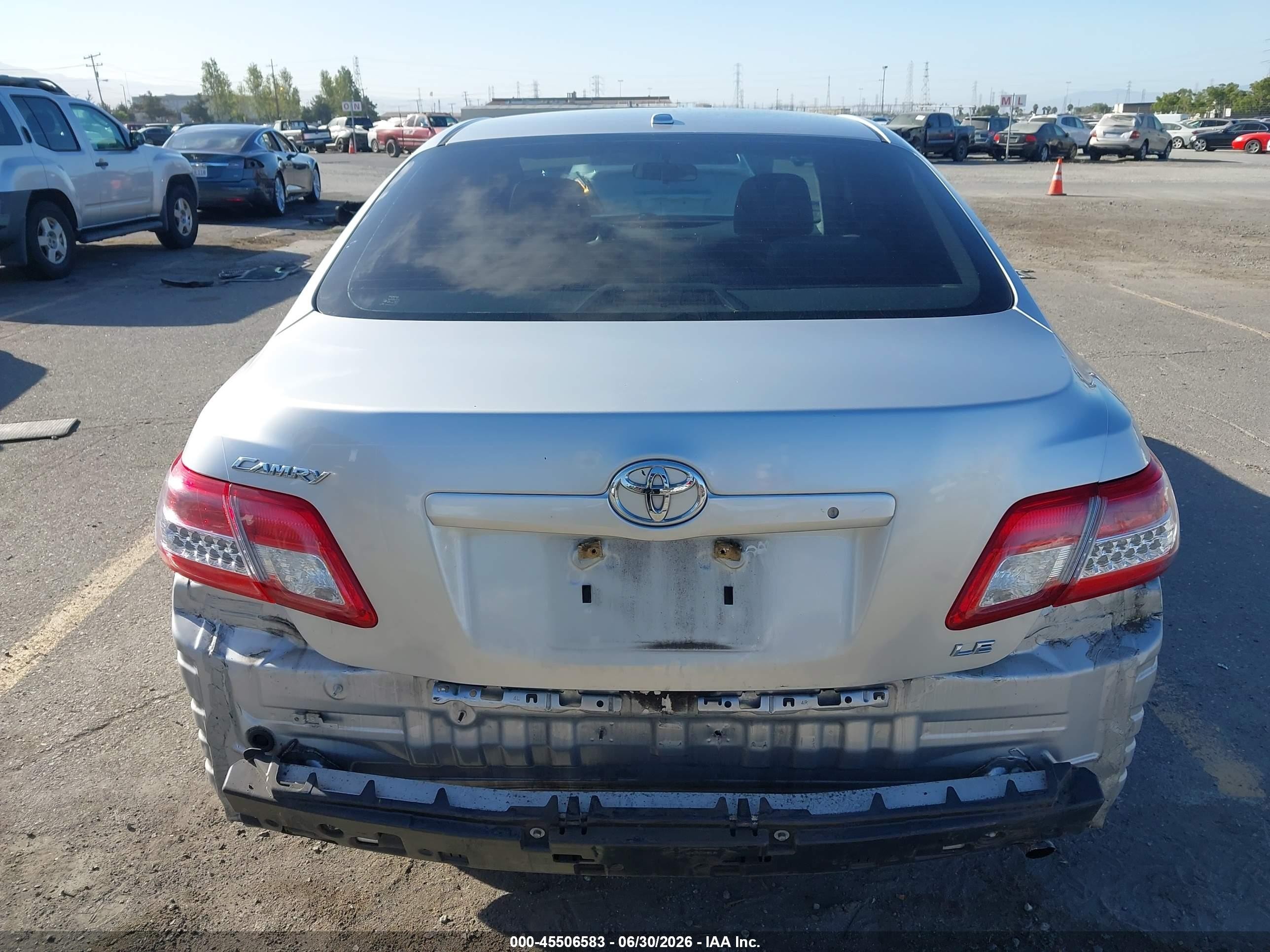 2011 Toyota Camry Le Silver vin: JTNBF3EK8B3005947