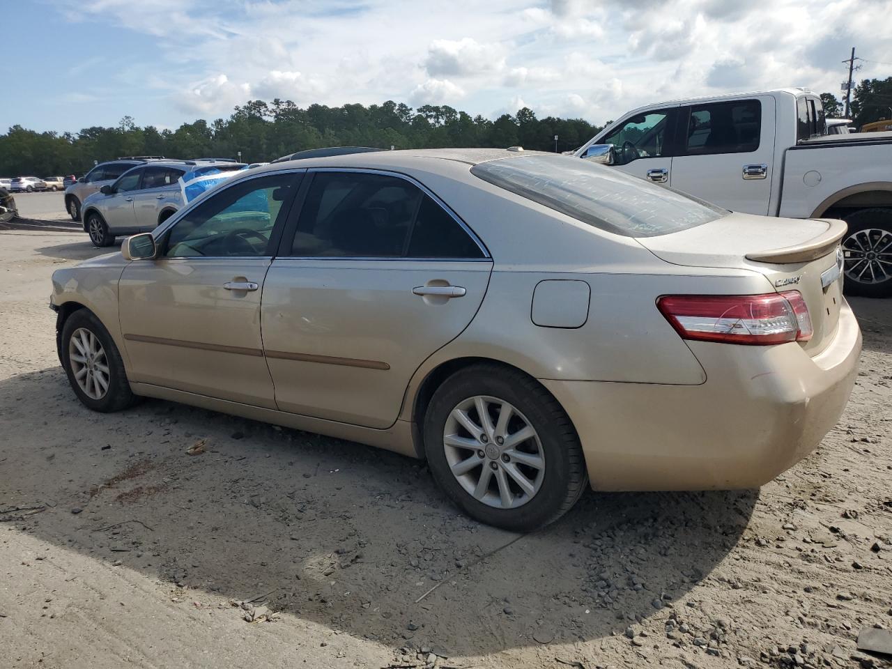 2010 Toyota Camry Base Золотой vin: JTNBF3EK9A3003753
