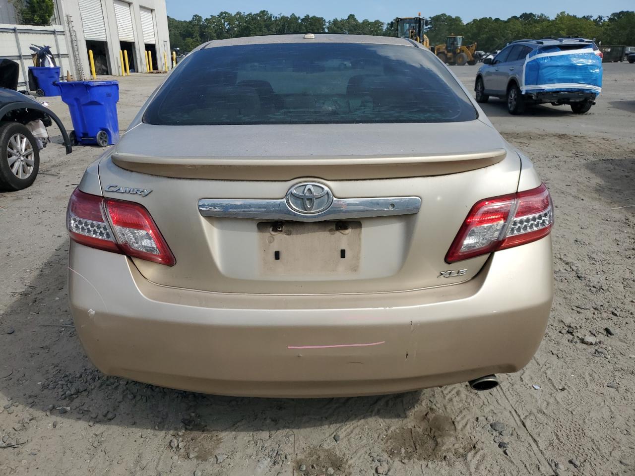 2010 Toyota Camry Base Золотой vin: JTNBF3EK9A3003753