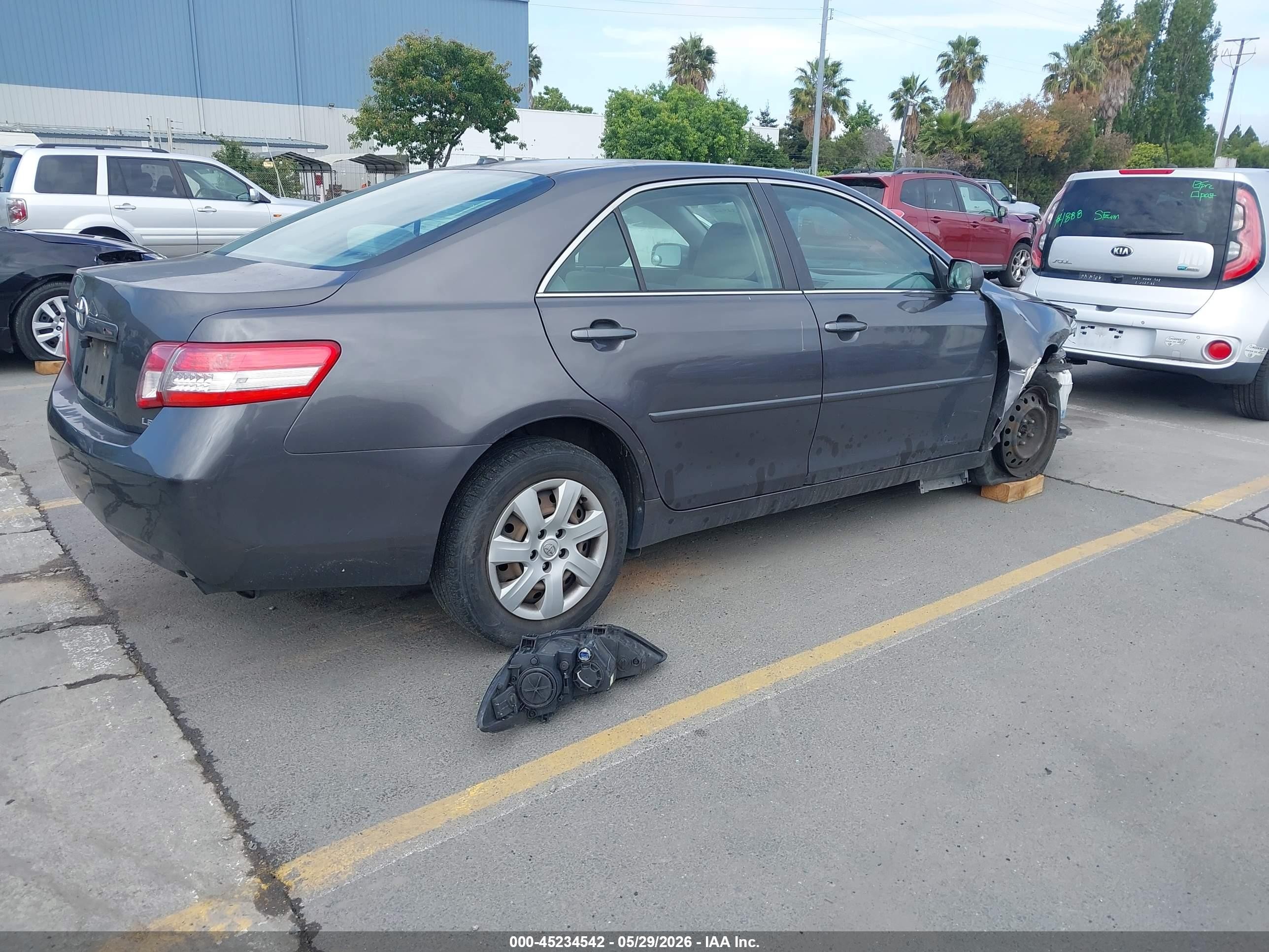 2011 Toyota Camry Le Серый vin: JTNBF3EKXB3010986