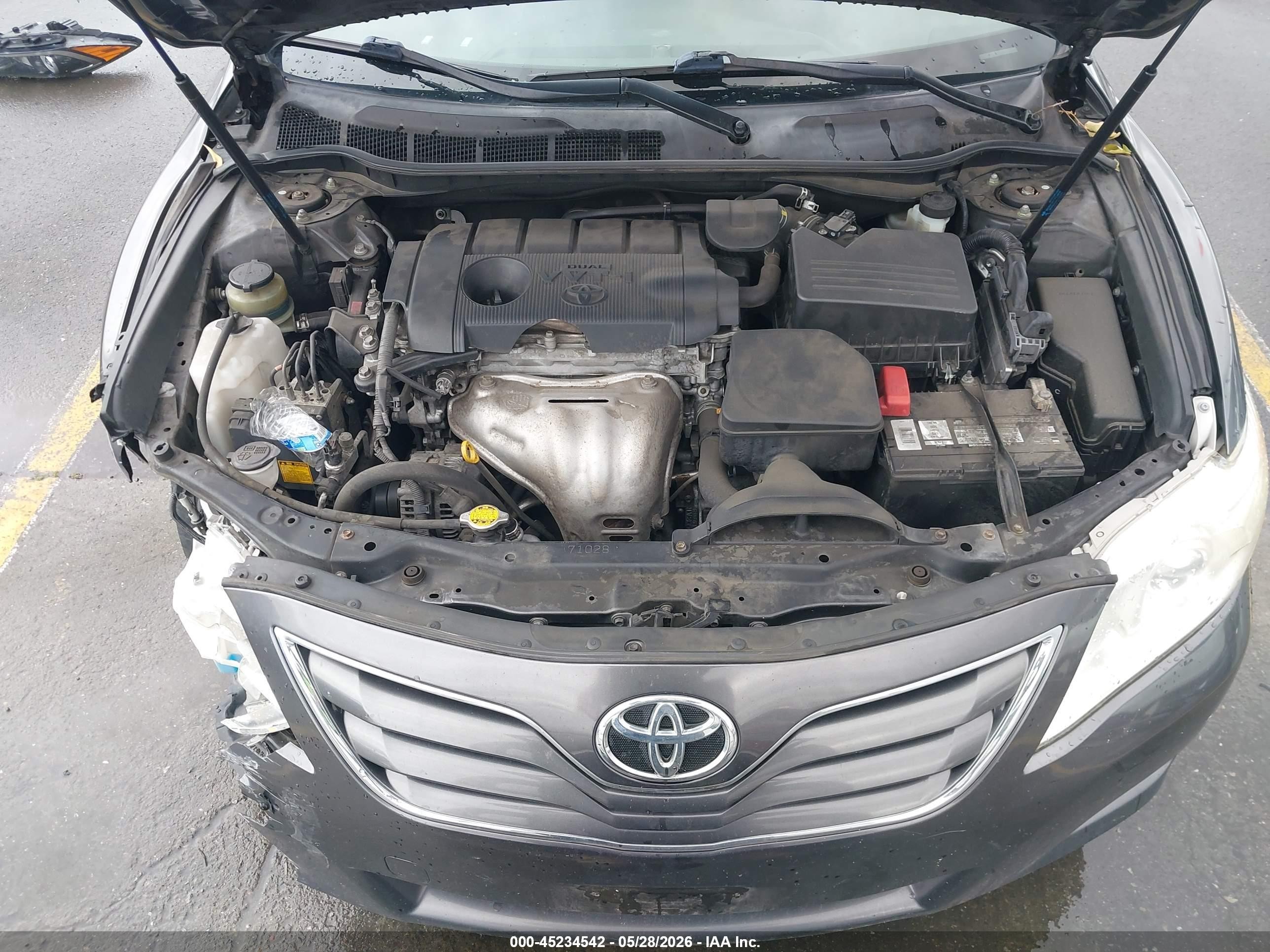 2011 Toyota Camry Le Серый vin: JTNBF3EKXB3010986