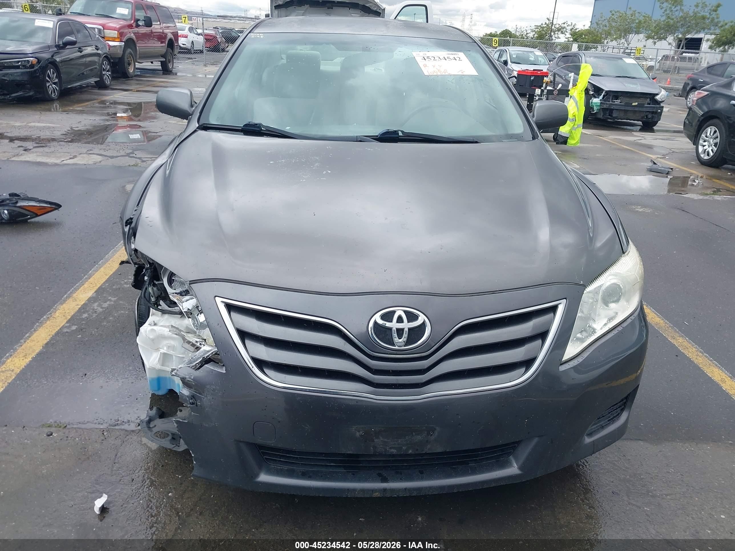 2011 Toyota Camry Le Серый vin: JTNBF3EKXB3010986