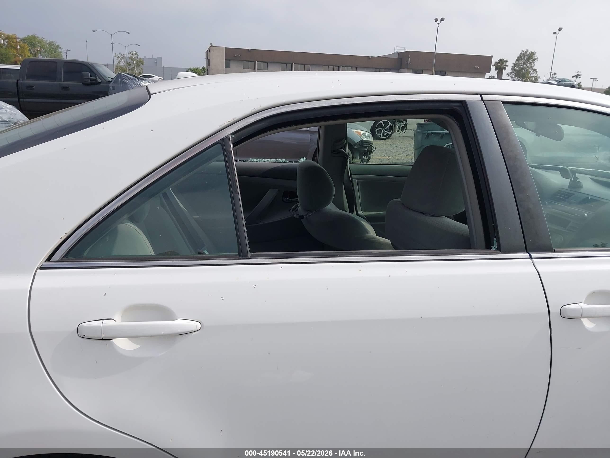 2011 Toyota Camry Le V6 White vin: JTNBK3EK3B3050466