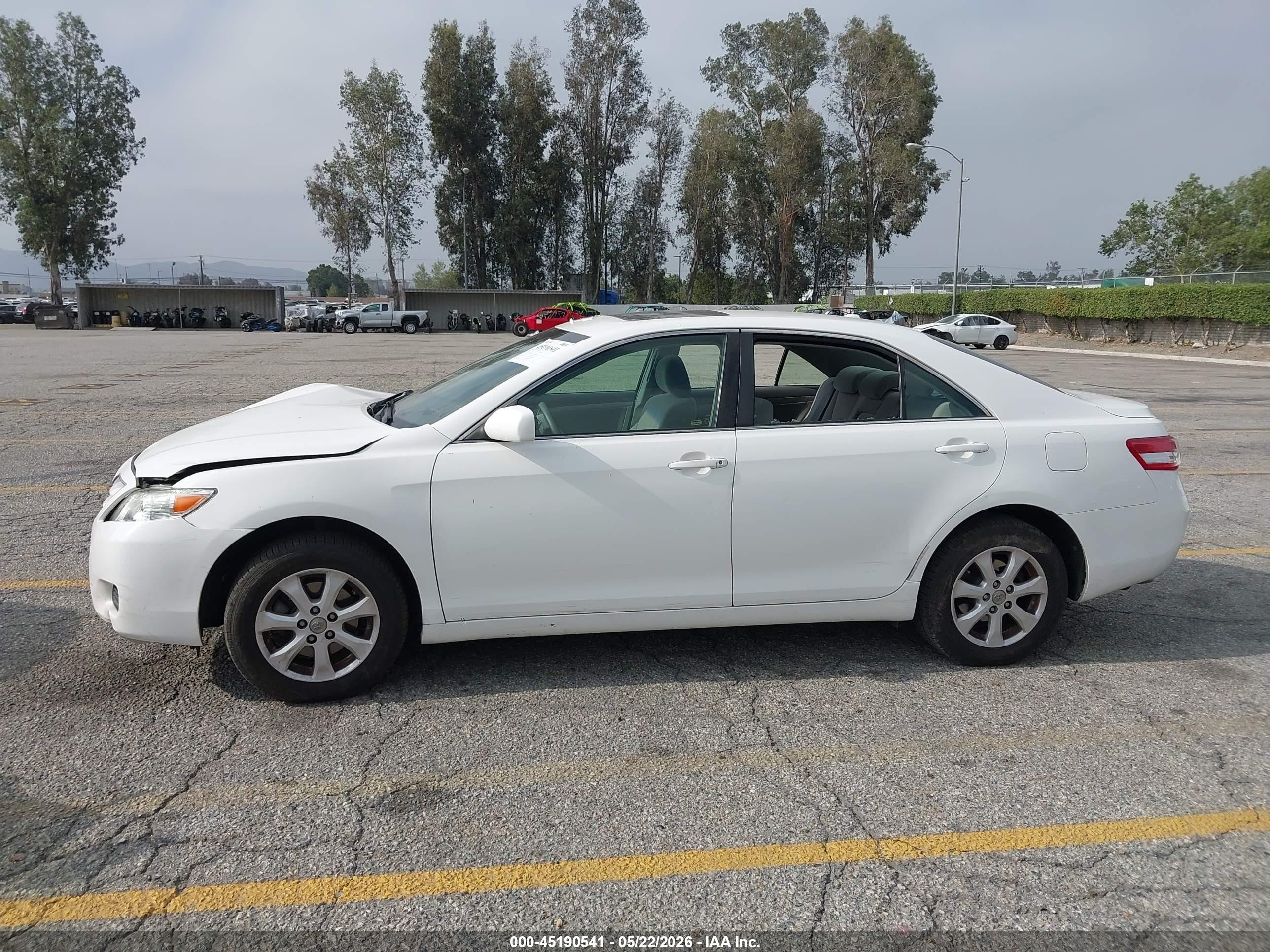 2011 Toyota Camry Le V6 White vin: JTNBK3EK3B3050466