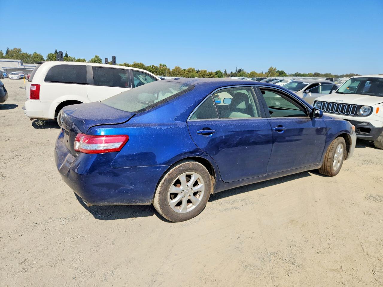 2011 Toyota Camry Le V6 Blue vin: JTNBK3EK3B3051942