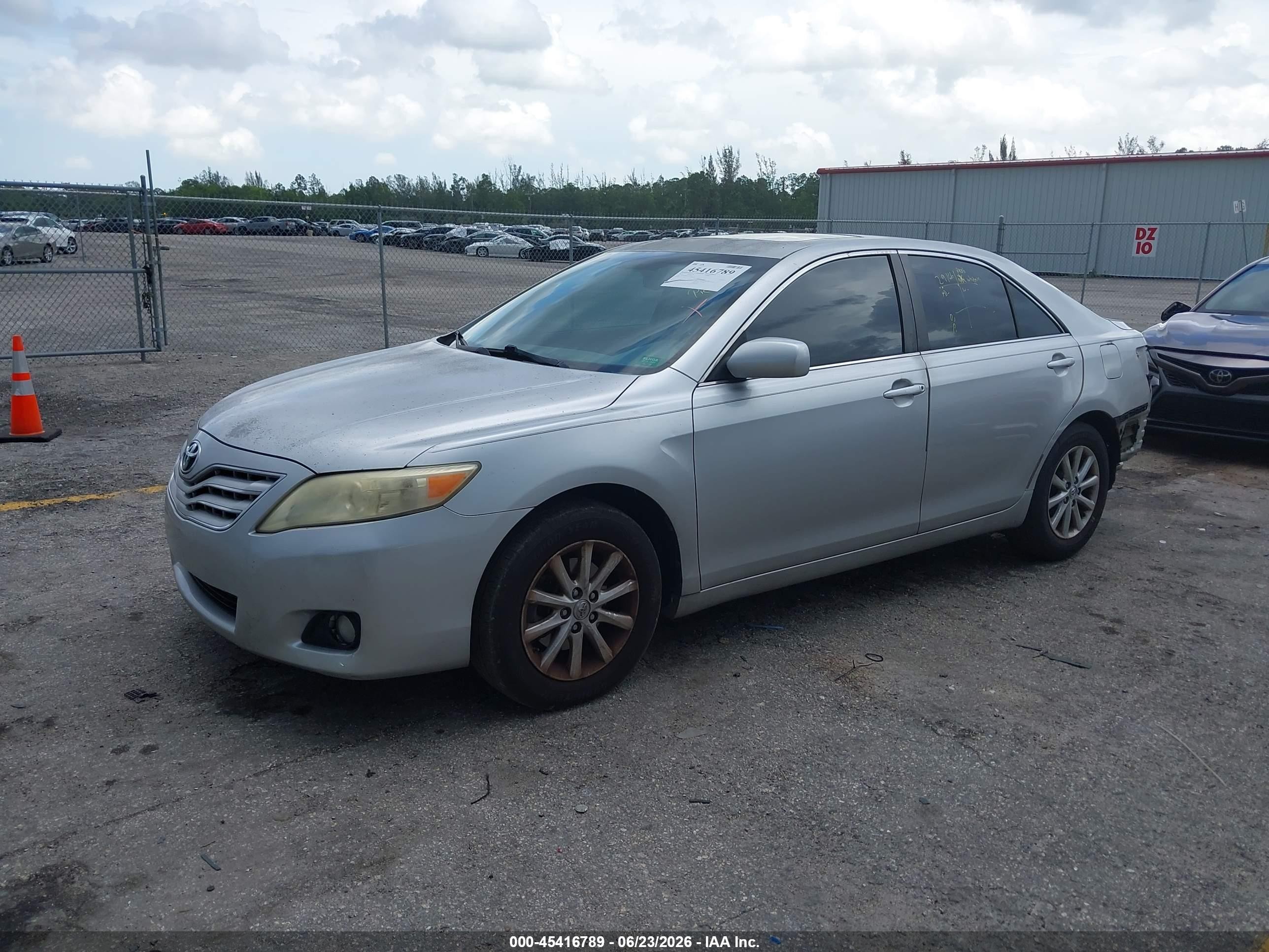 2010 Toyota Camry Xle V6 Серебряный vin: JTNBK3EK5A3046546
