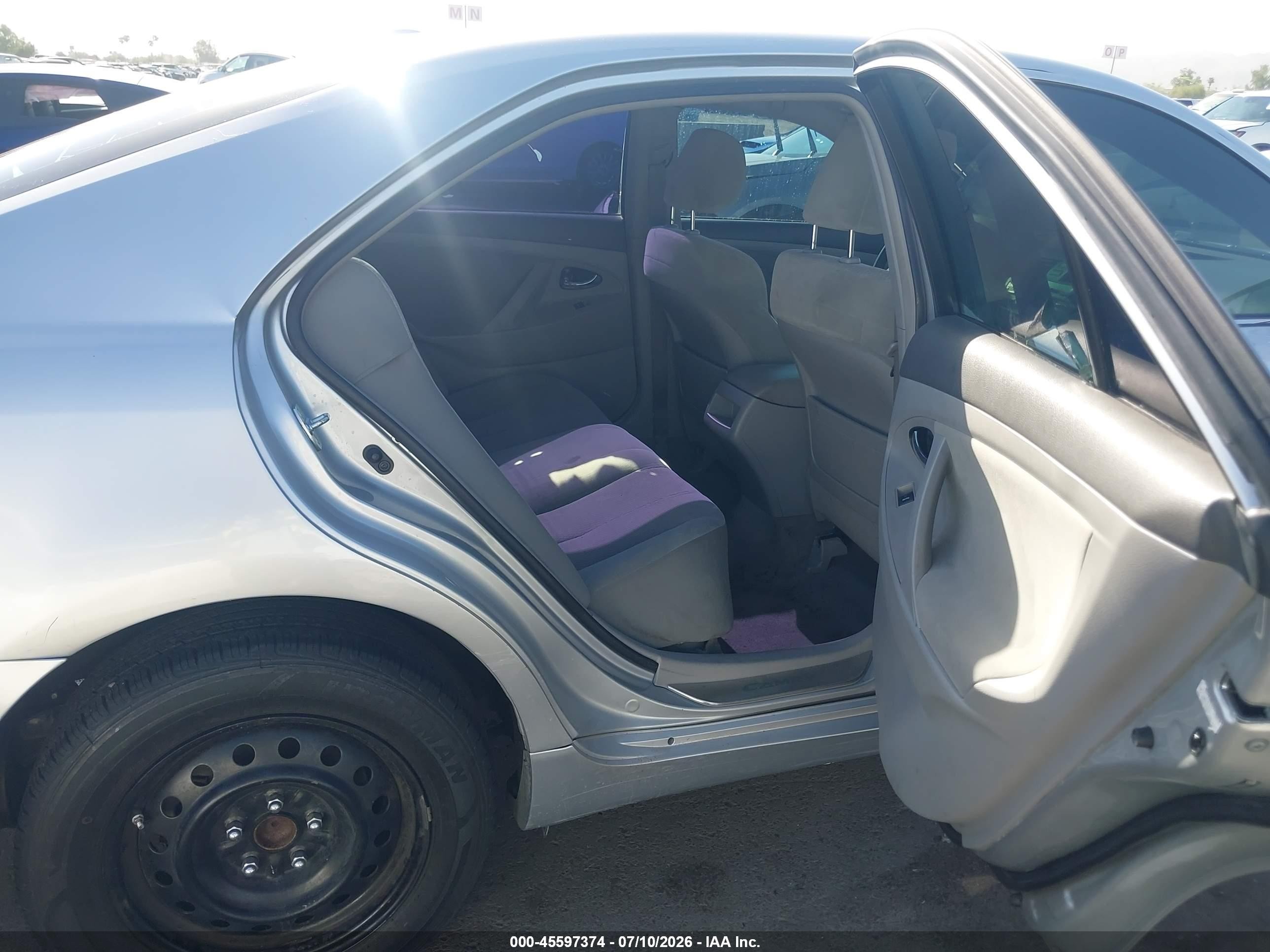 2011 Toyota Camry Le V6 Silver vin: JTNBK3EK8B3050429