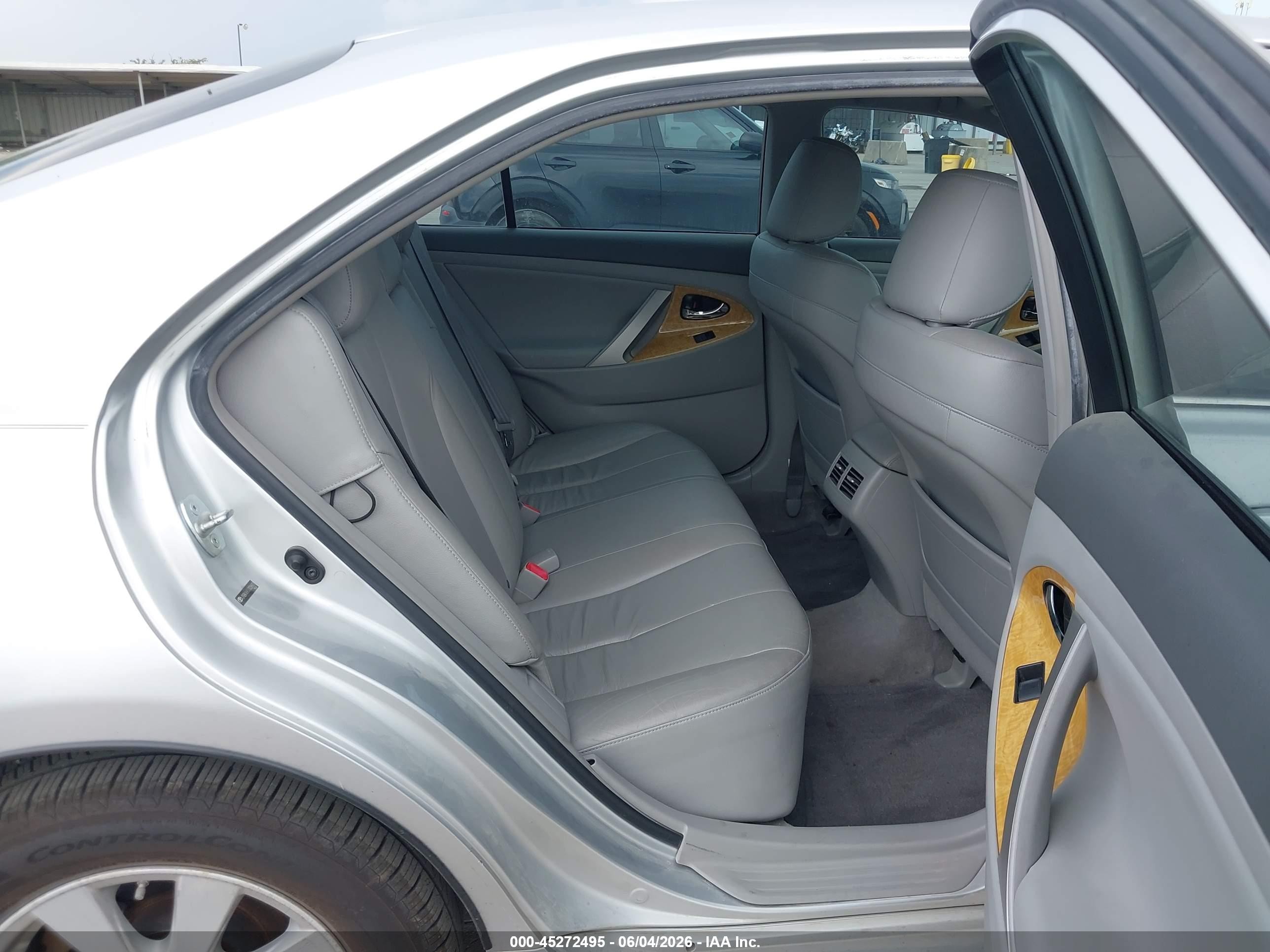 2007 Toyota Camry Xle V6 Silver vin: JTNBK46K073026931