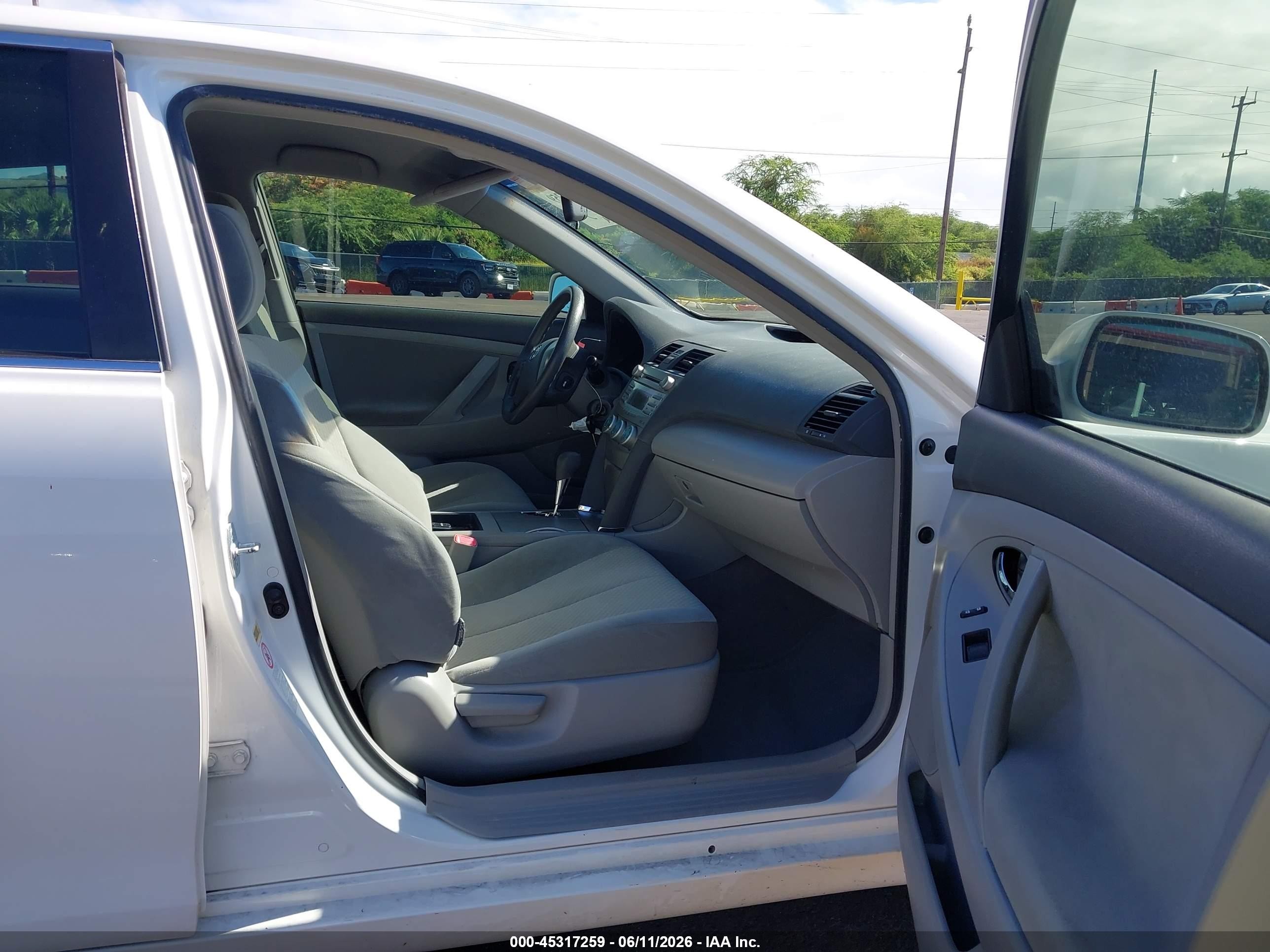 2008 Toyota Camry Le V6/se V6/xle V6 White vin: JTNBK46K183036384