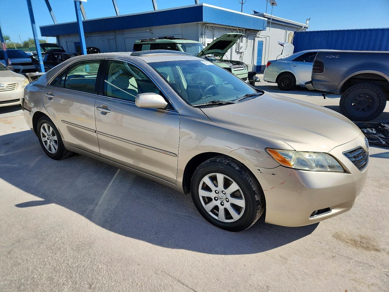 2007 Toyota Camry Le Бежевый vin: JTNBK46K273024288