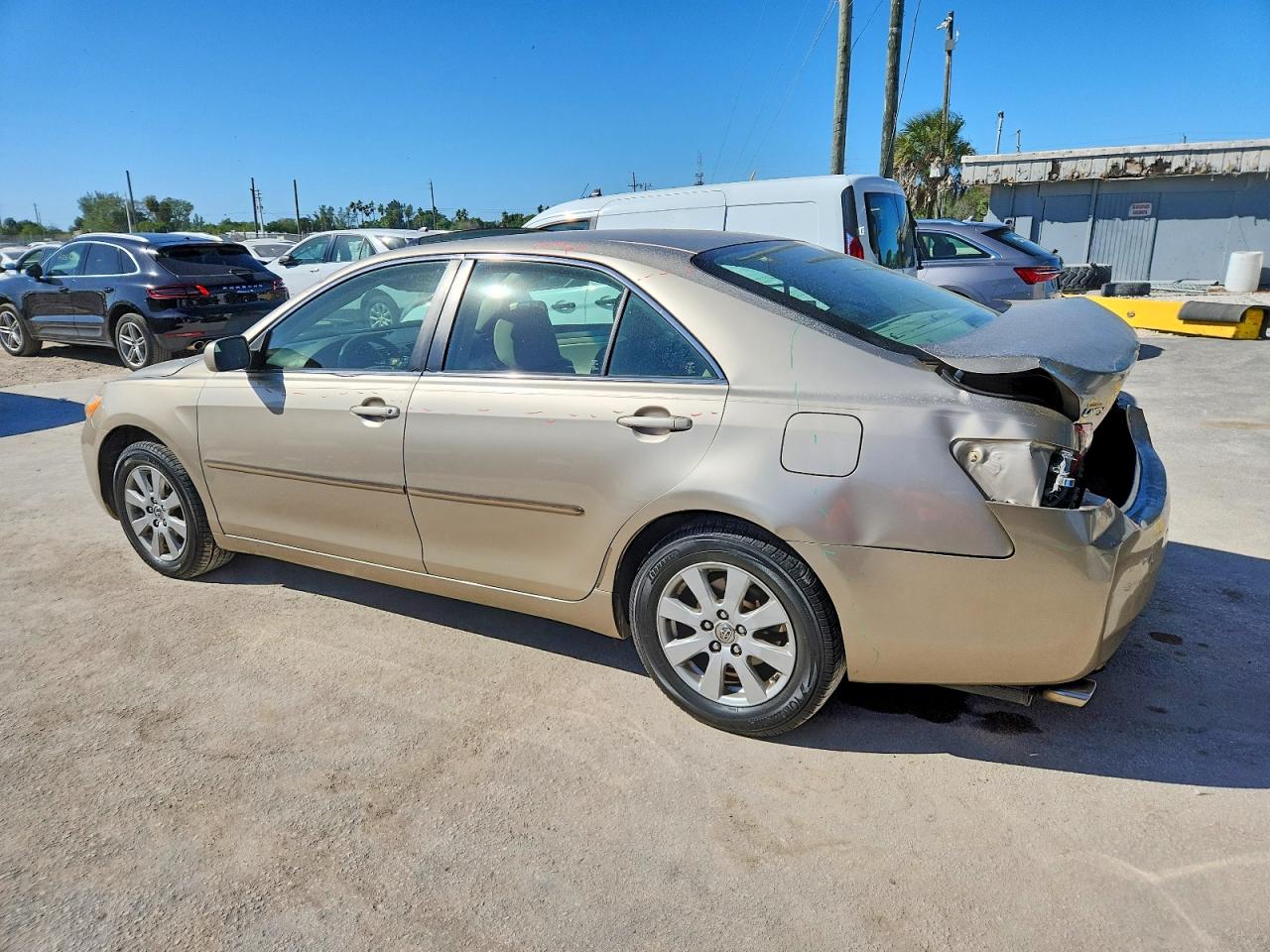2007 Toyota Camry Le Бежевый vin: JTNBK46K273024288