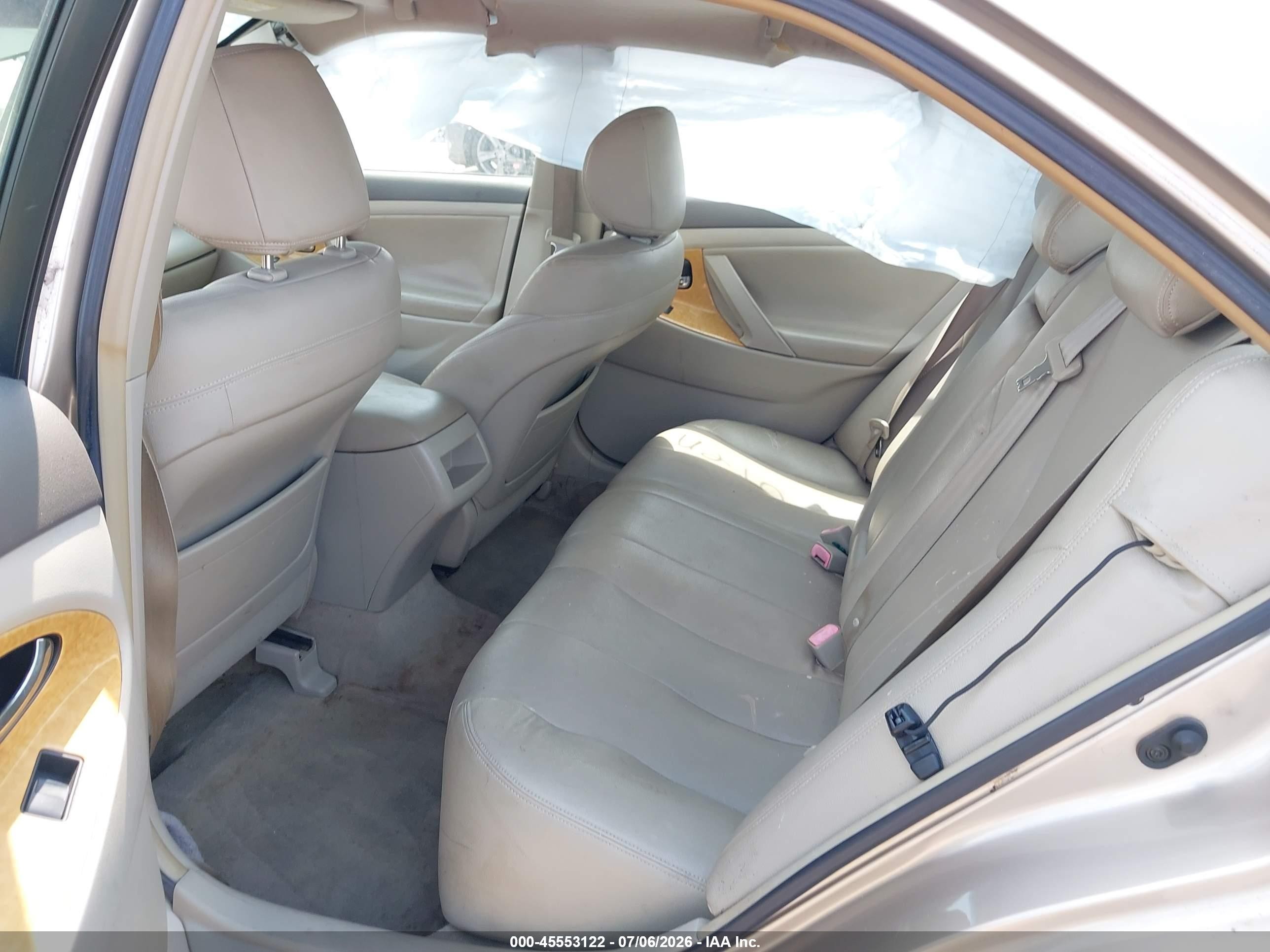 2007 Toyota Camry Le V6 Beige vin: JTNBK46K473006469