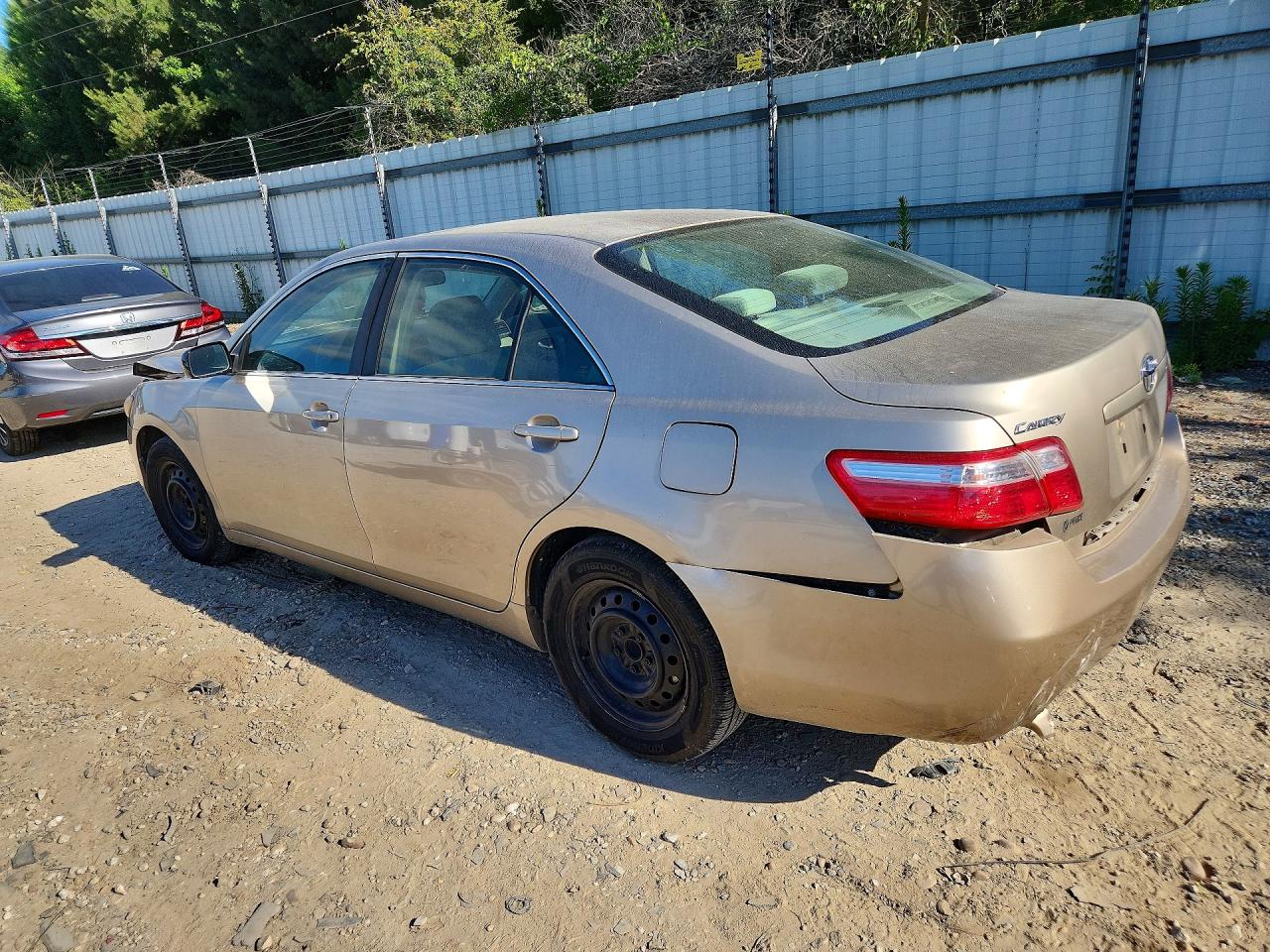 2008 Toyota Camry Le V6 Gold vin: JTNBK46K483035200