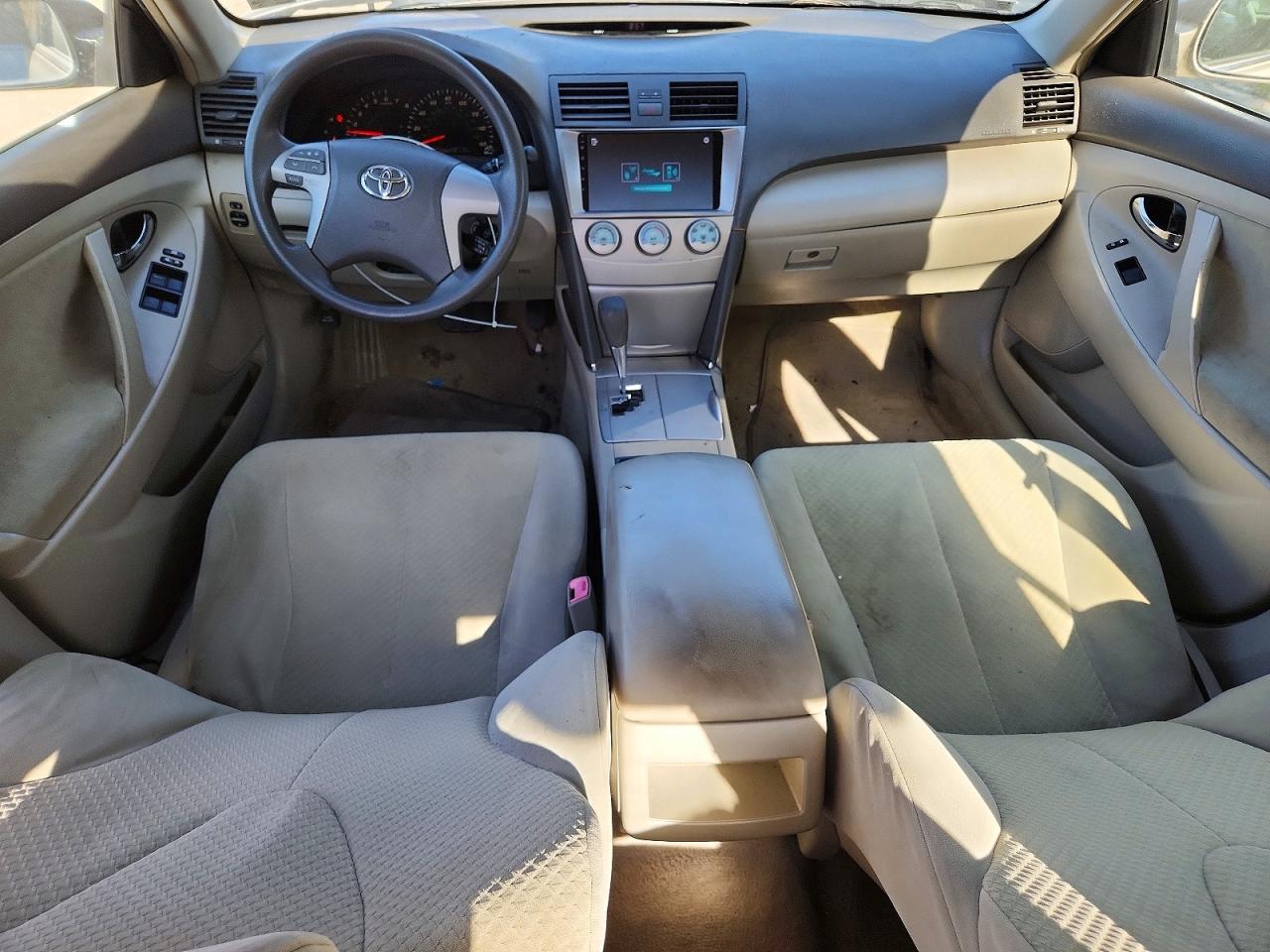 2008 Toyota Camry Le V6 Gold vin: JTNBK46K483035200