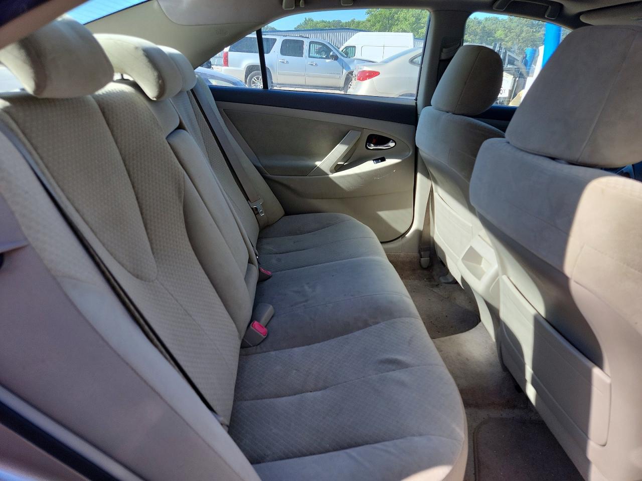 2008 Toyota Camry Le V6 Gold vin: JTNBK46K483035200