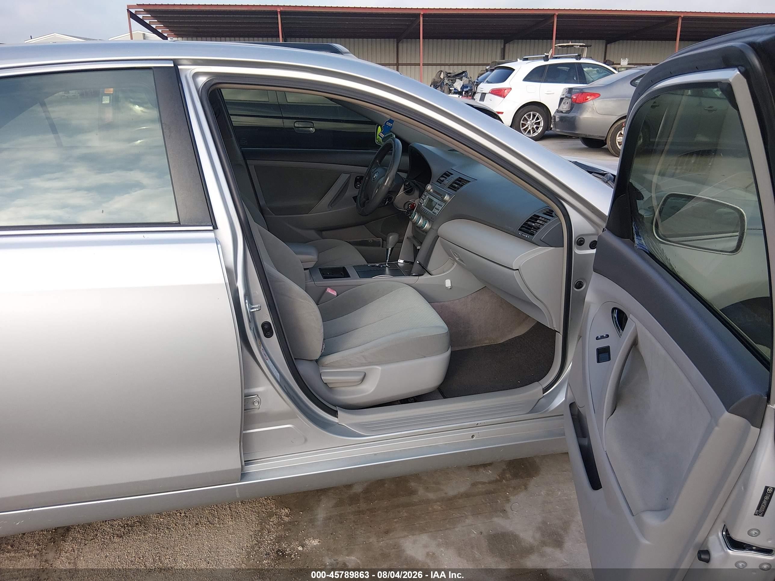 2008 Toyota Camry Le Silver vin: JTNBK46K583036775