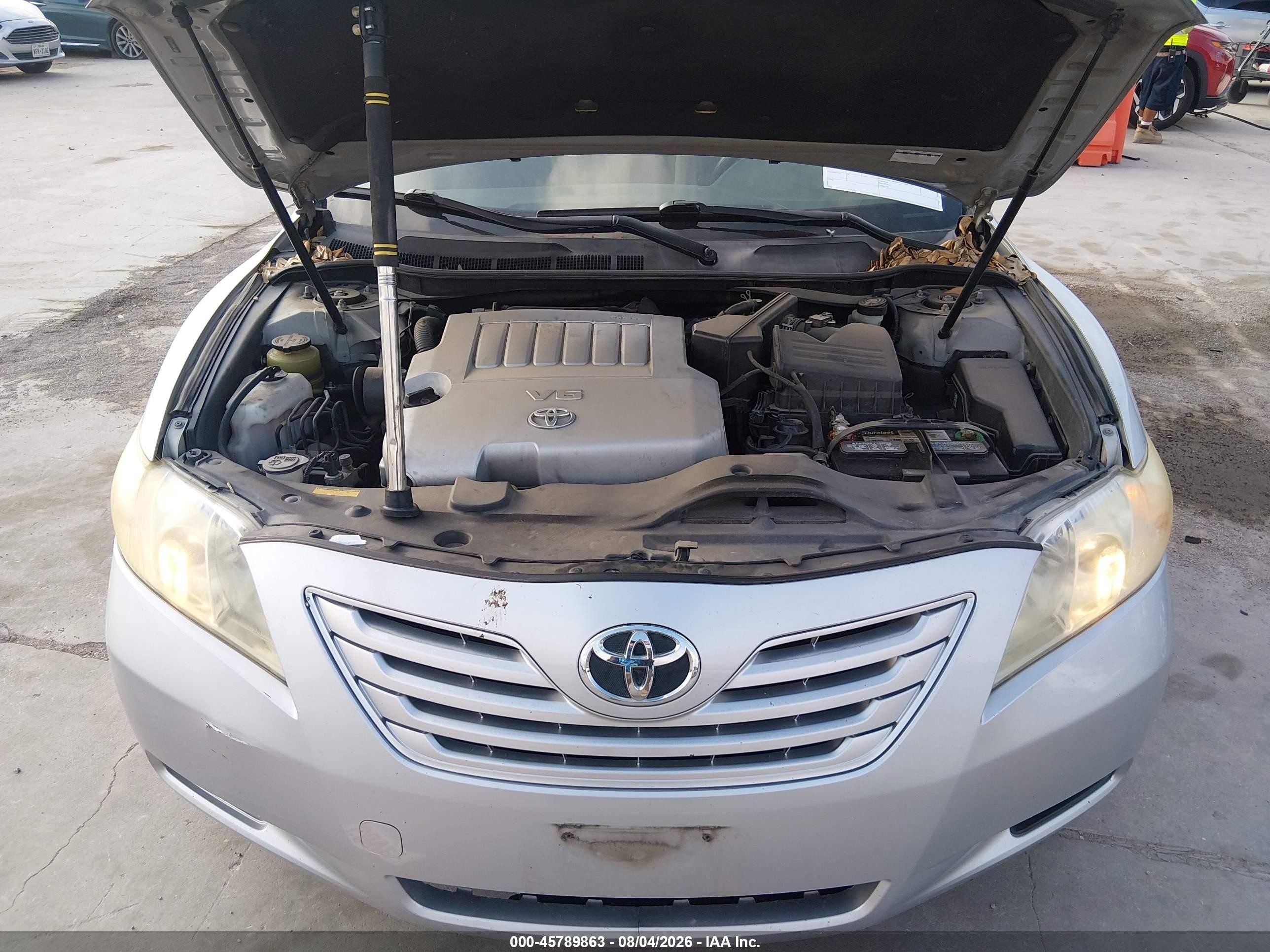 2008 Toyota Camry Le Silver vin: JTNBK46K583036775